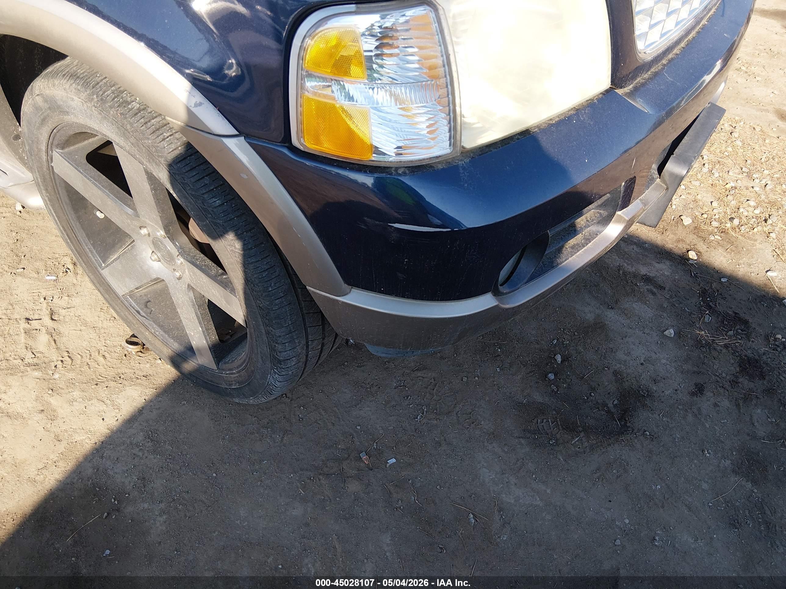 FORD EXPLORER image 6