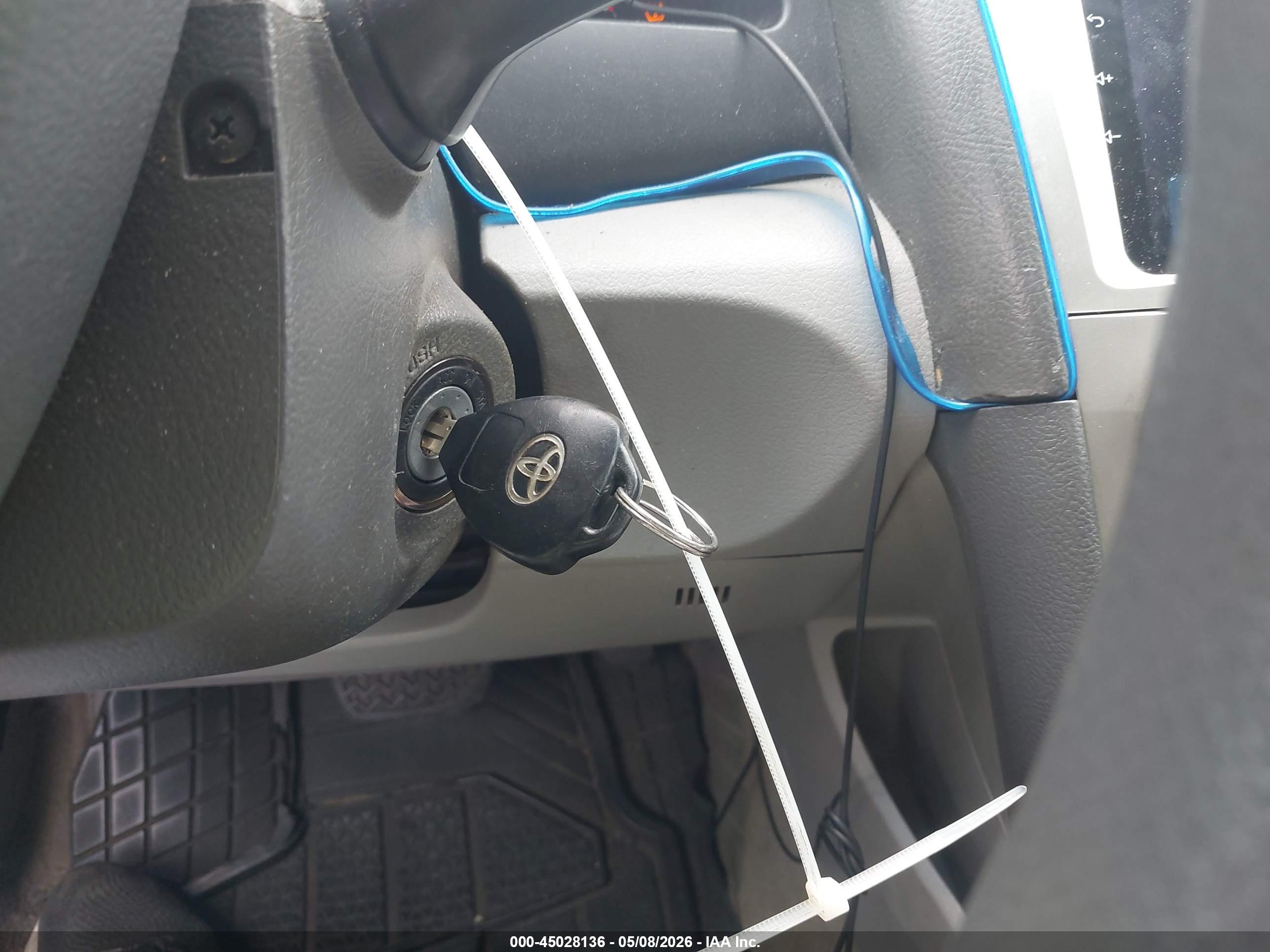 TOYOTA CAMRY image 11