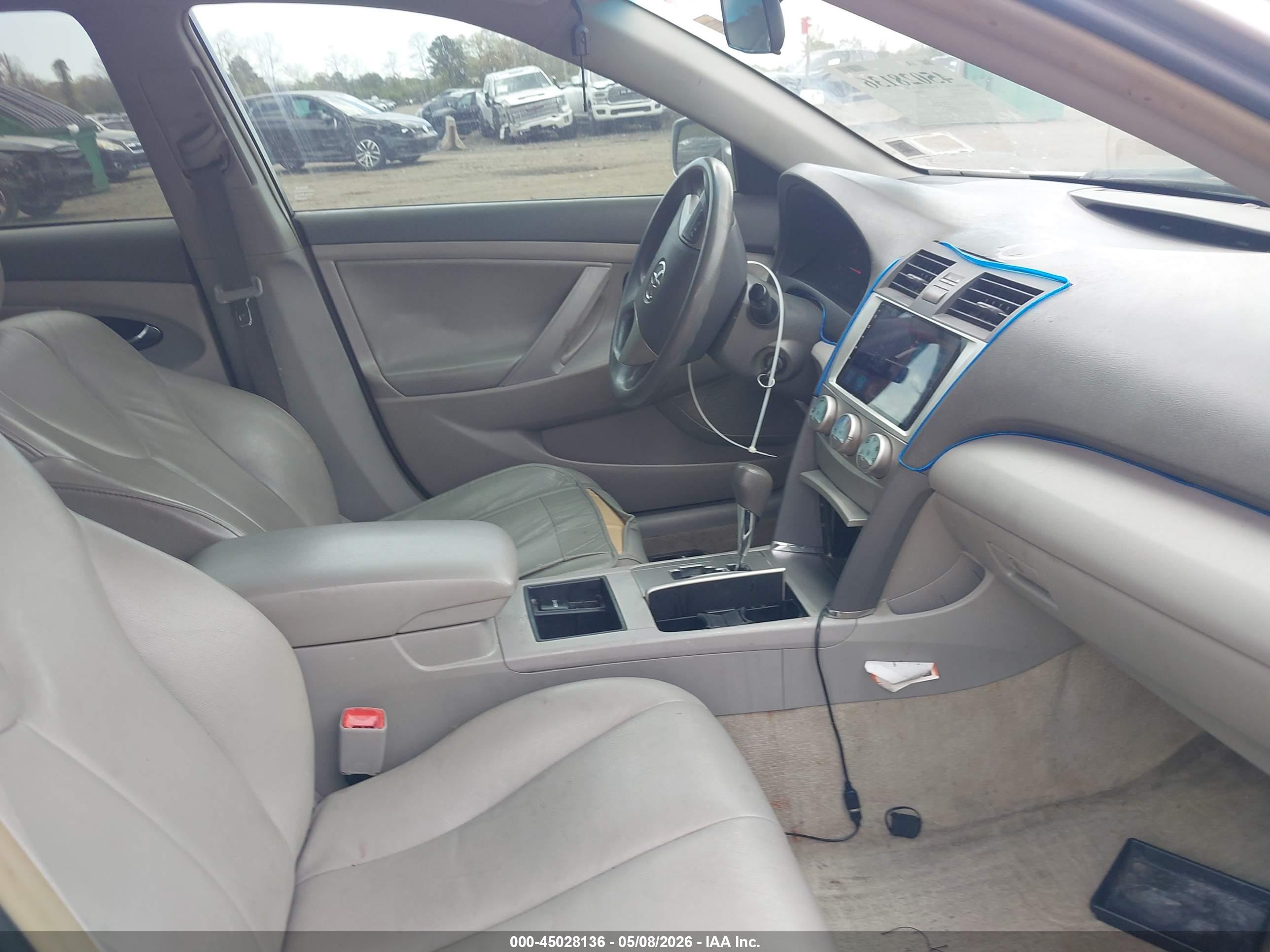 TOYOTA CAMRY image 5