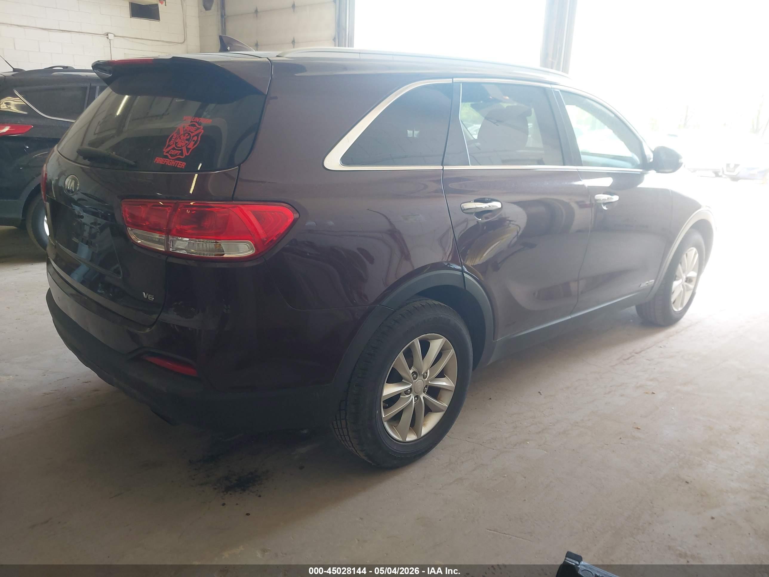 KIA SORENTO image 4