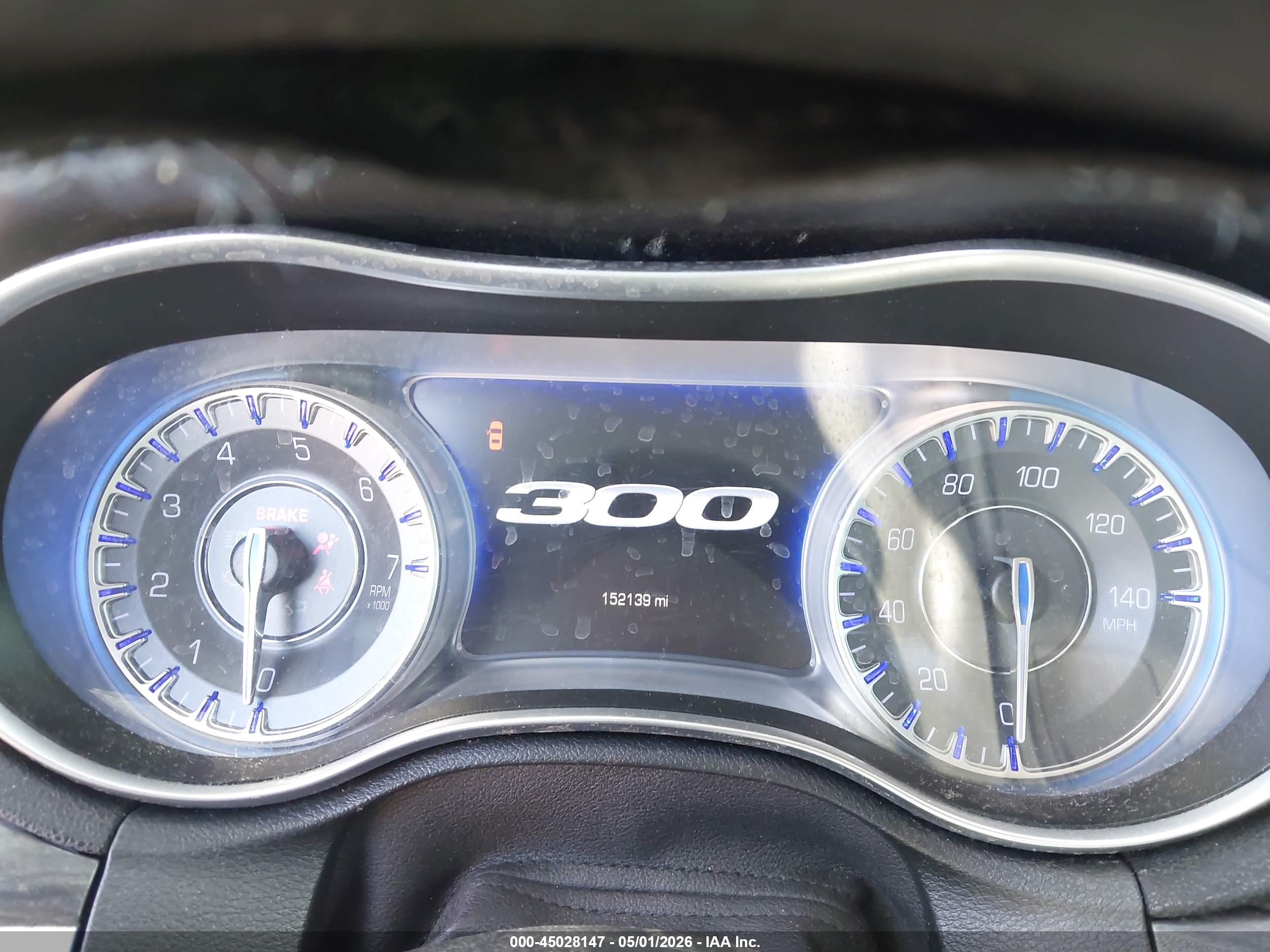 CHRYSLER 300 image 7