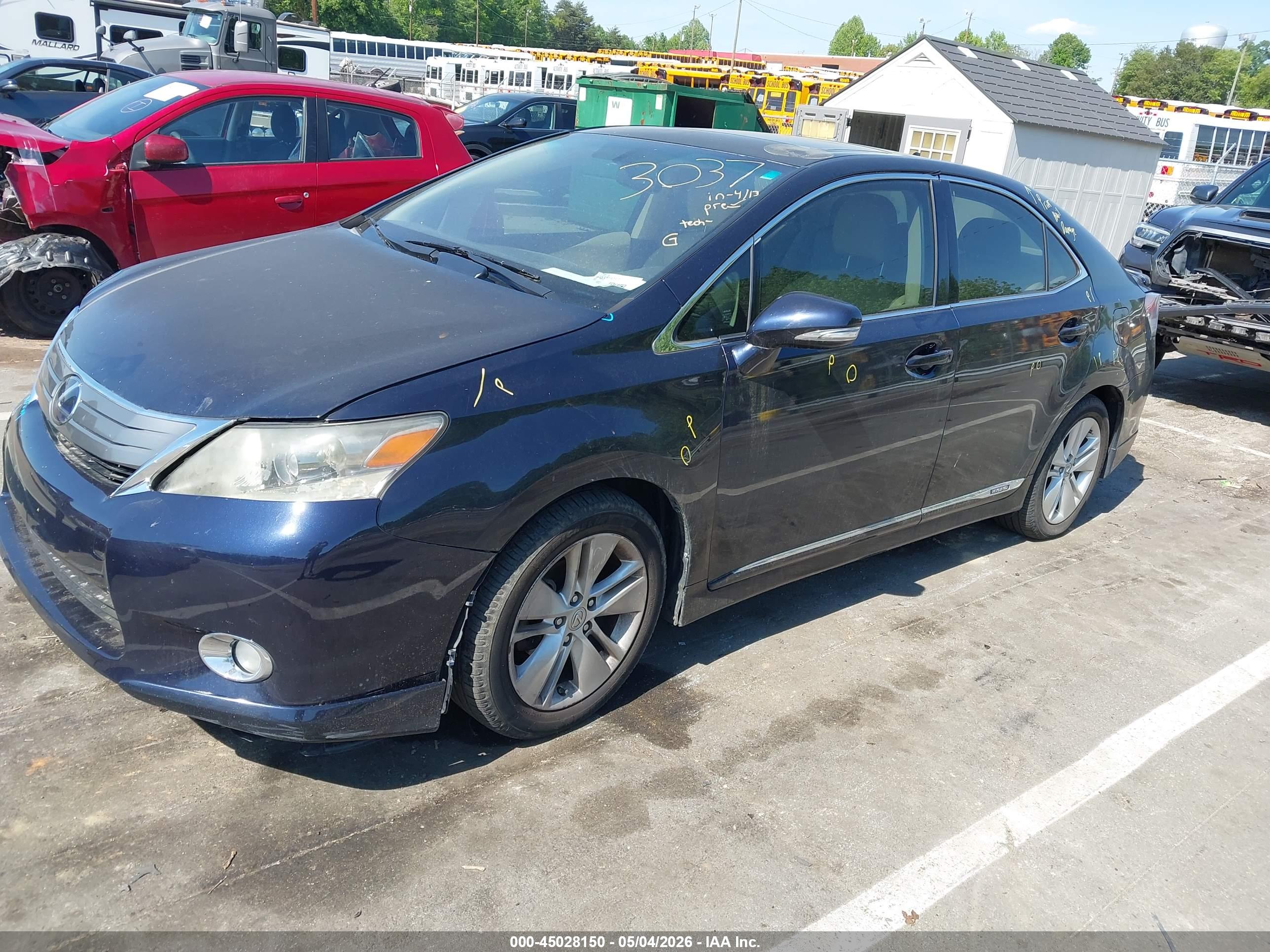 LEXUS HS image 2