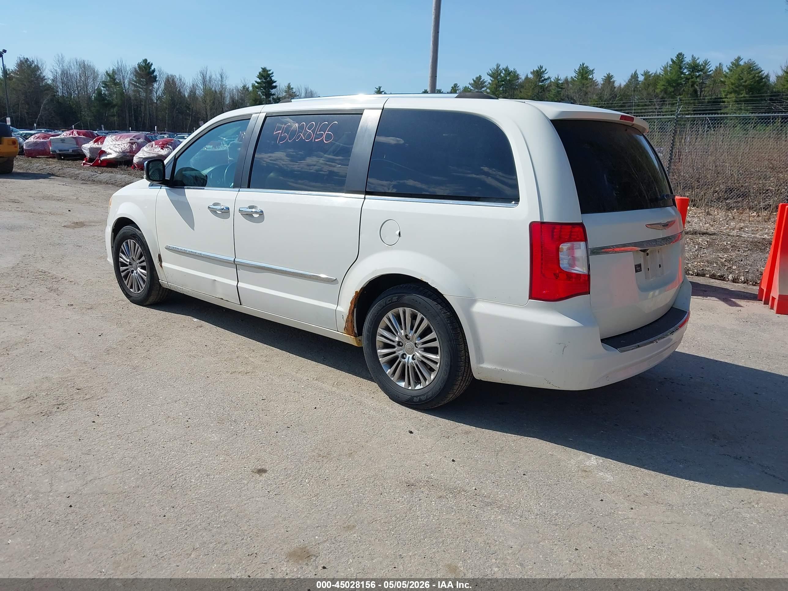 CHRYSLER TOWN image 3