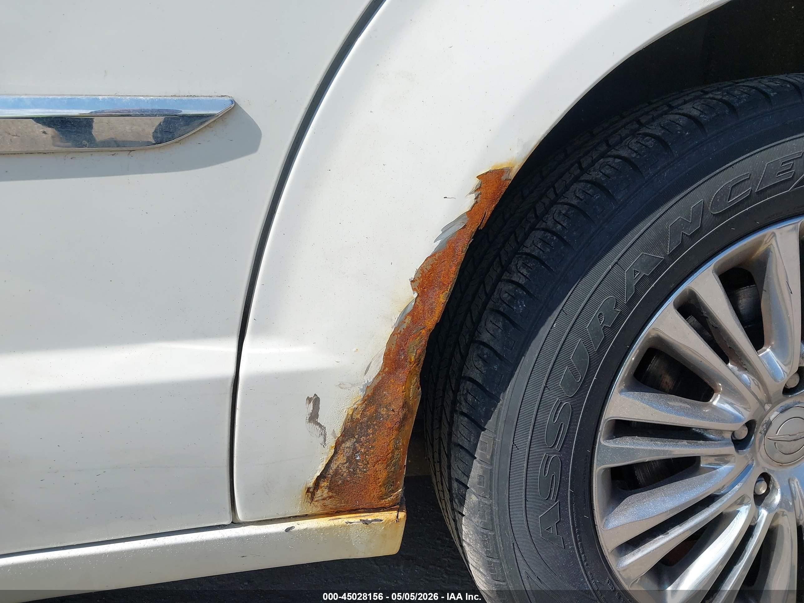 CHRYSLER TOWN image 6