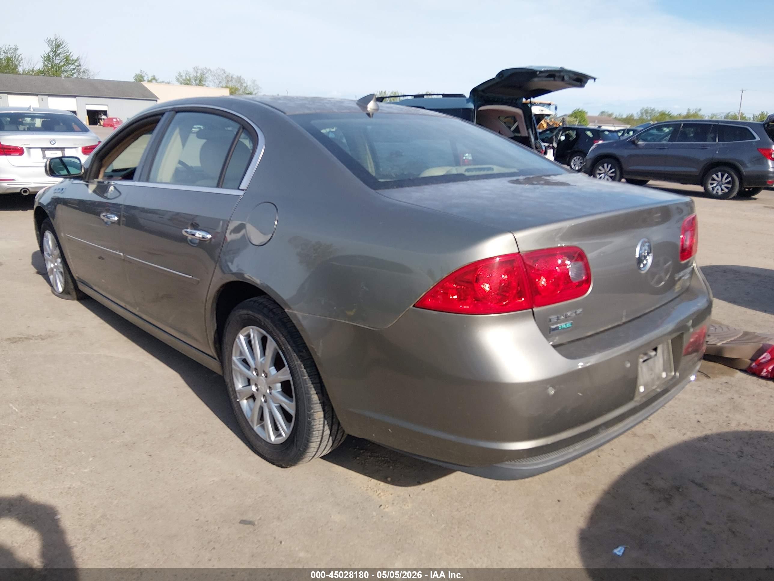 BUICK LUCERNE image 3