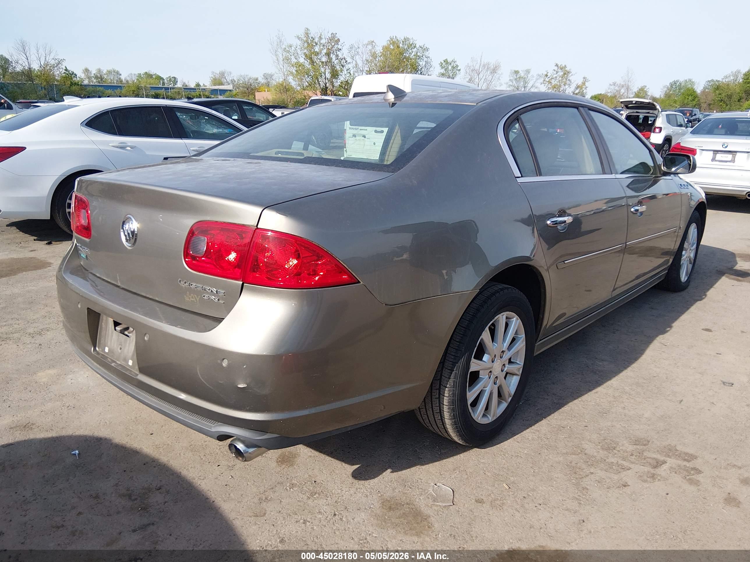 BUICK LUCERNE image 4