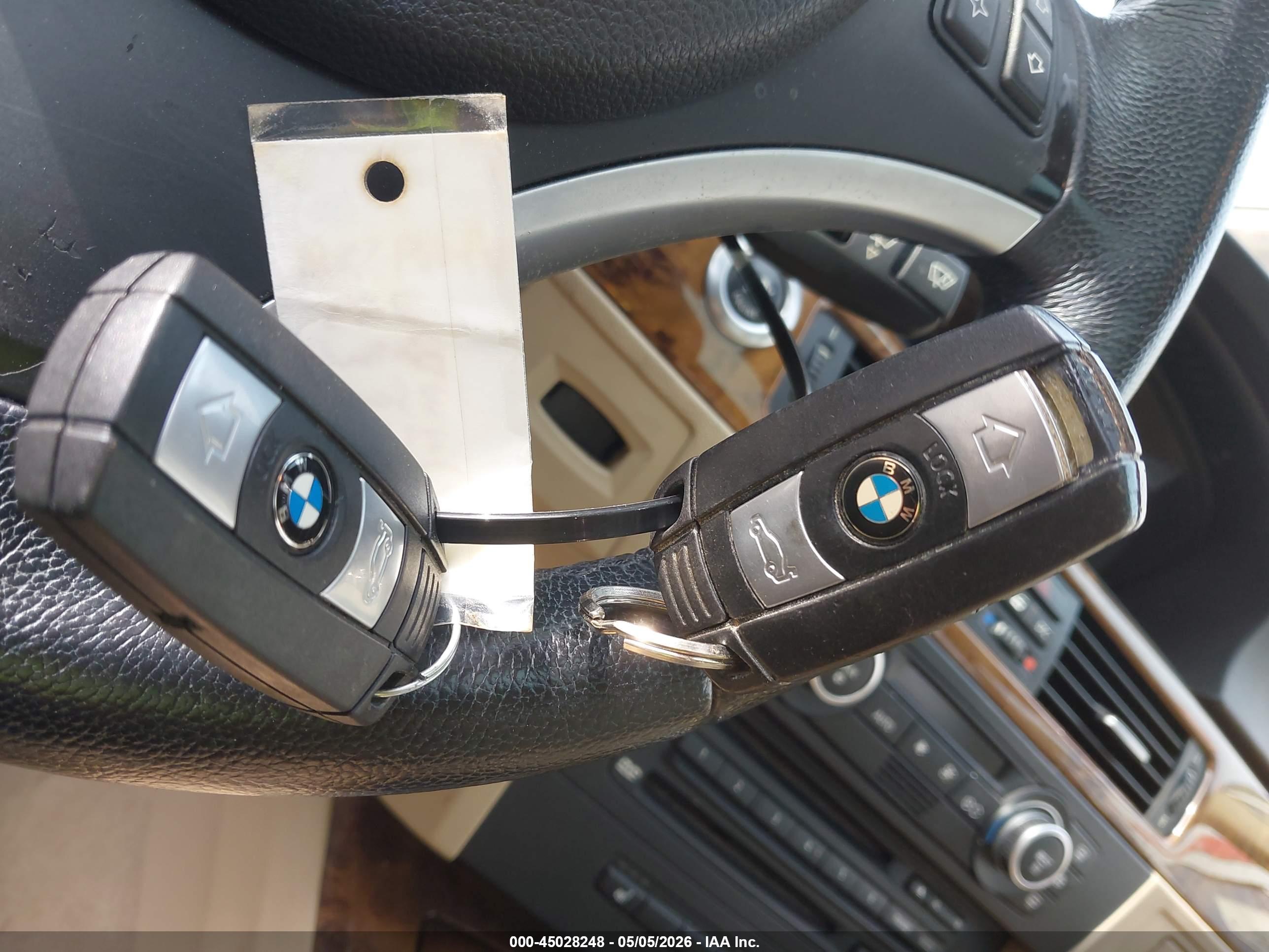 BMW 335XI image 11