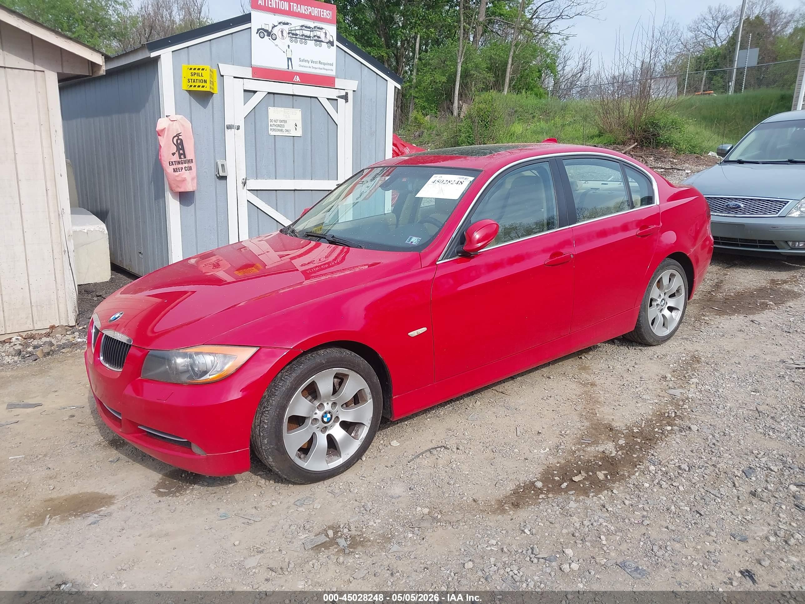 BMW 335XI image 2