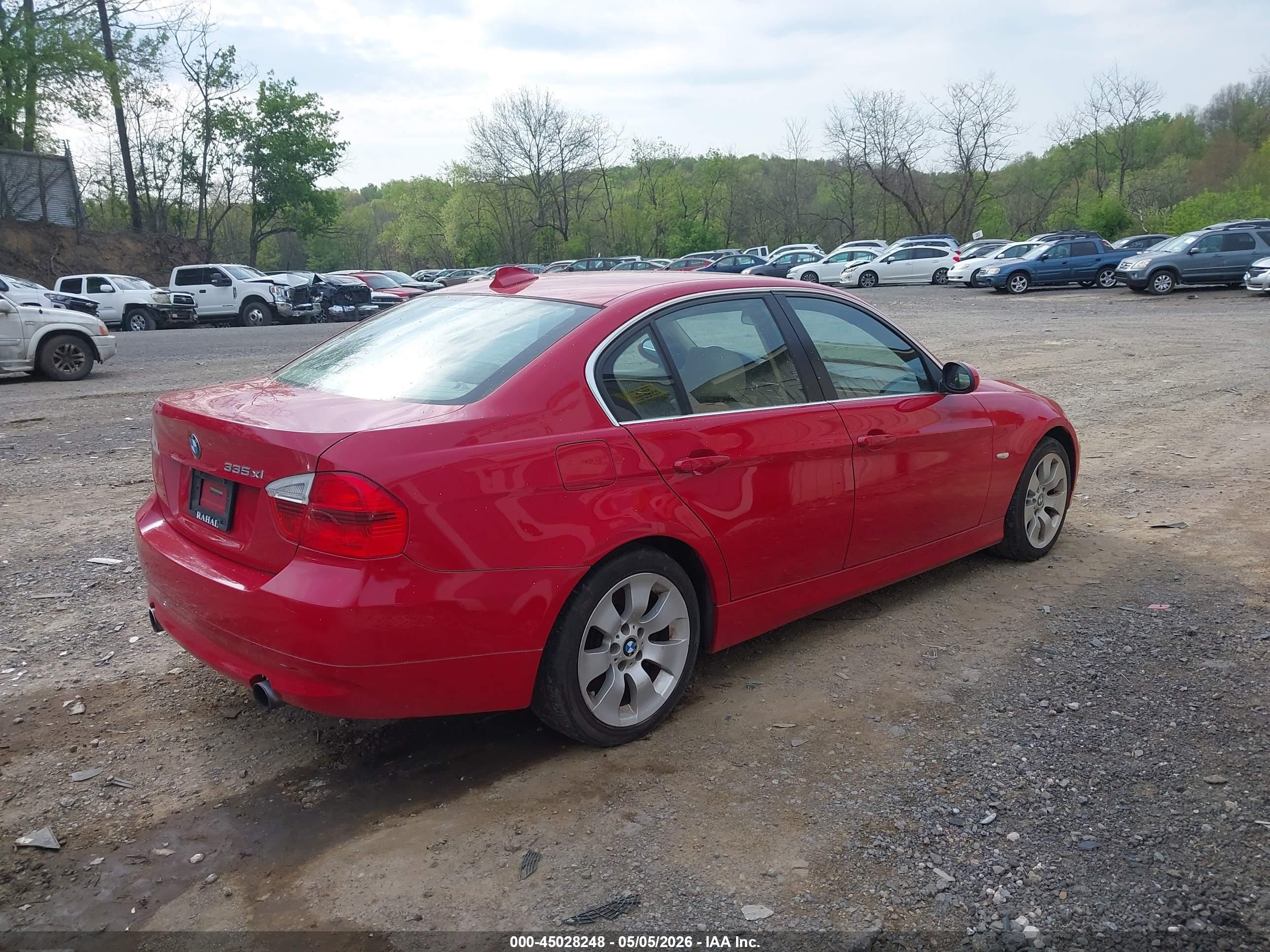 BMW 335XI image 4