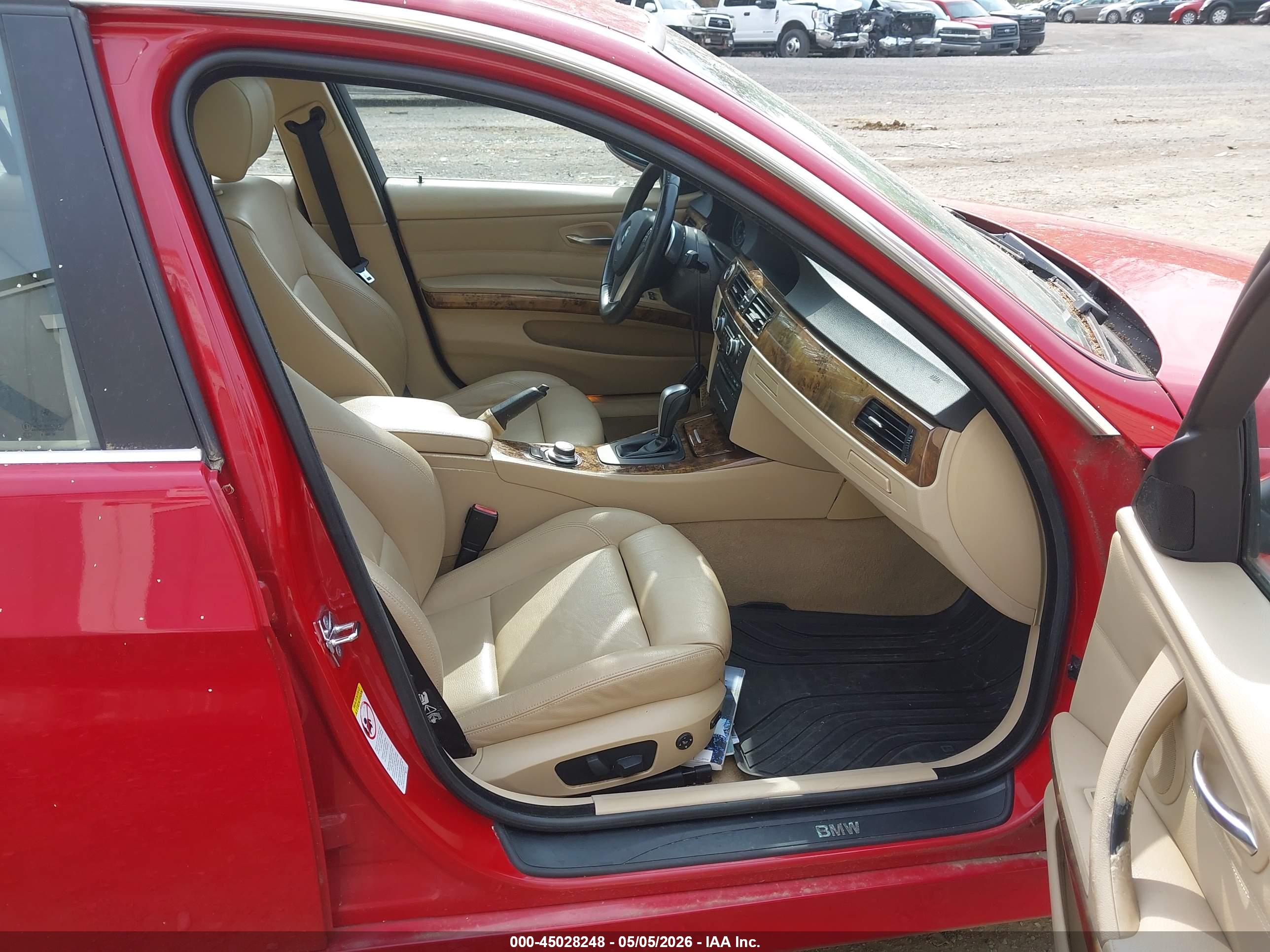 BMW 335XI image 5