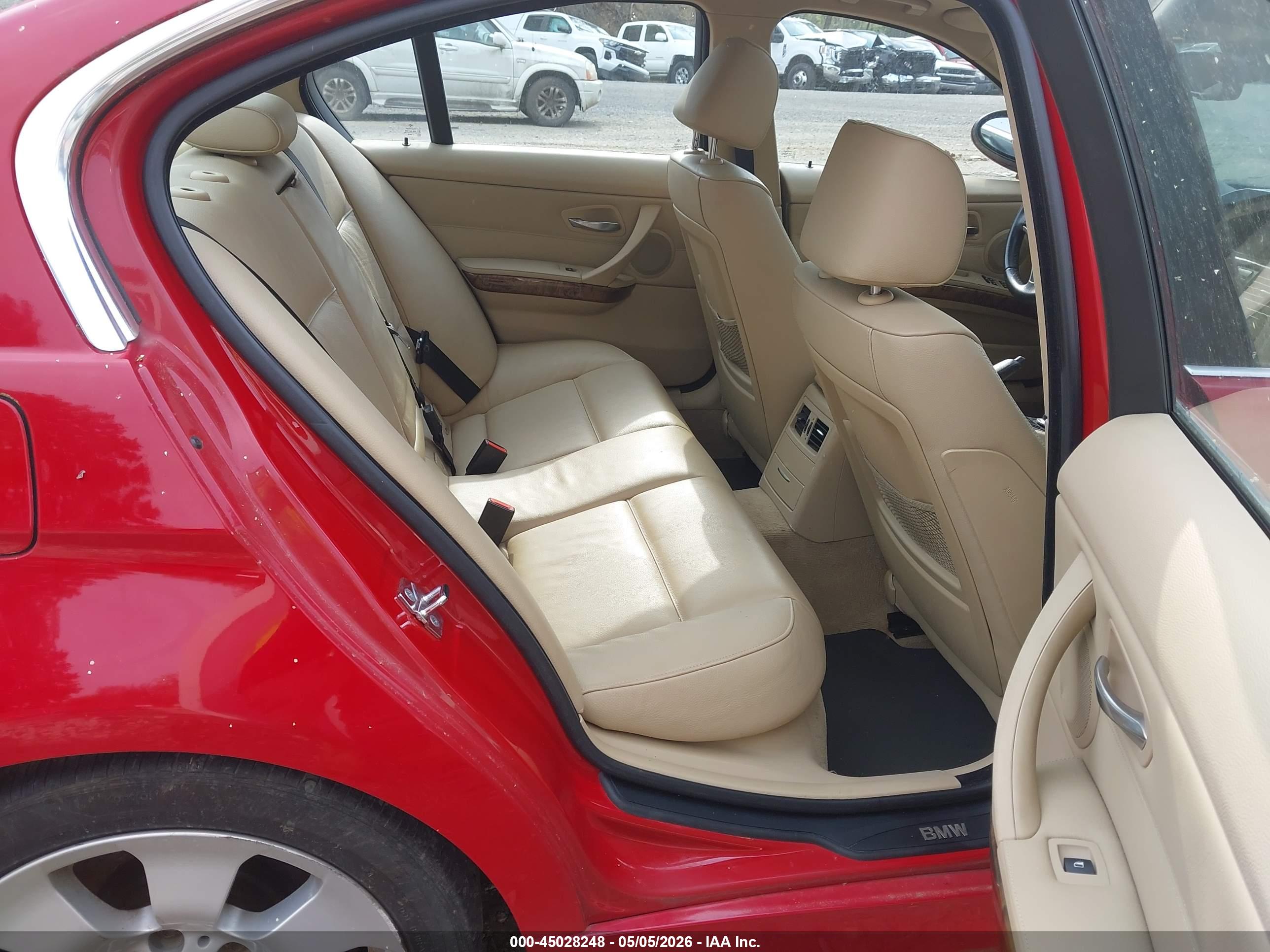 BMW 335XI image 8