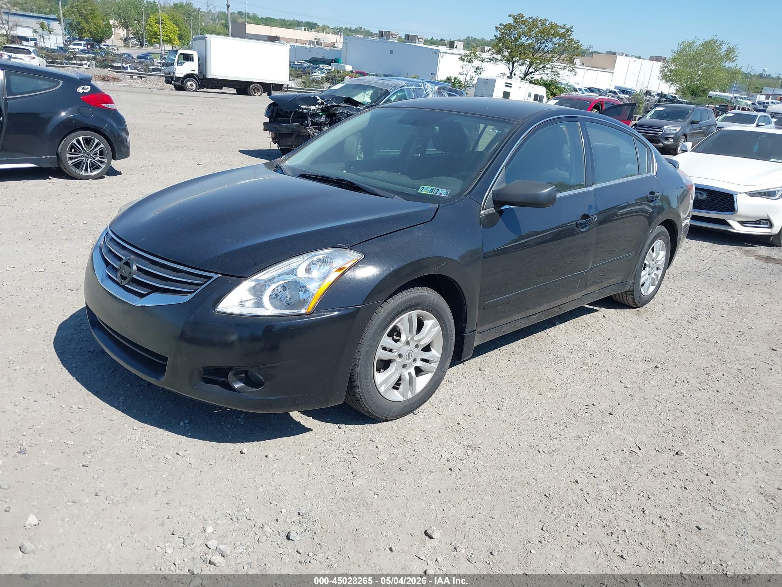 NISSAN ALTIMA image 2