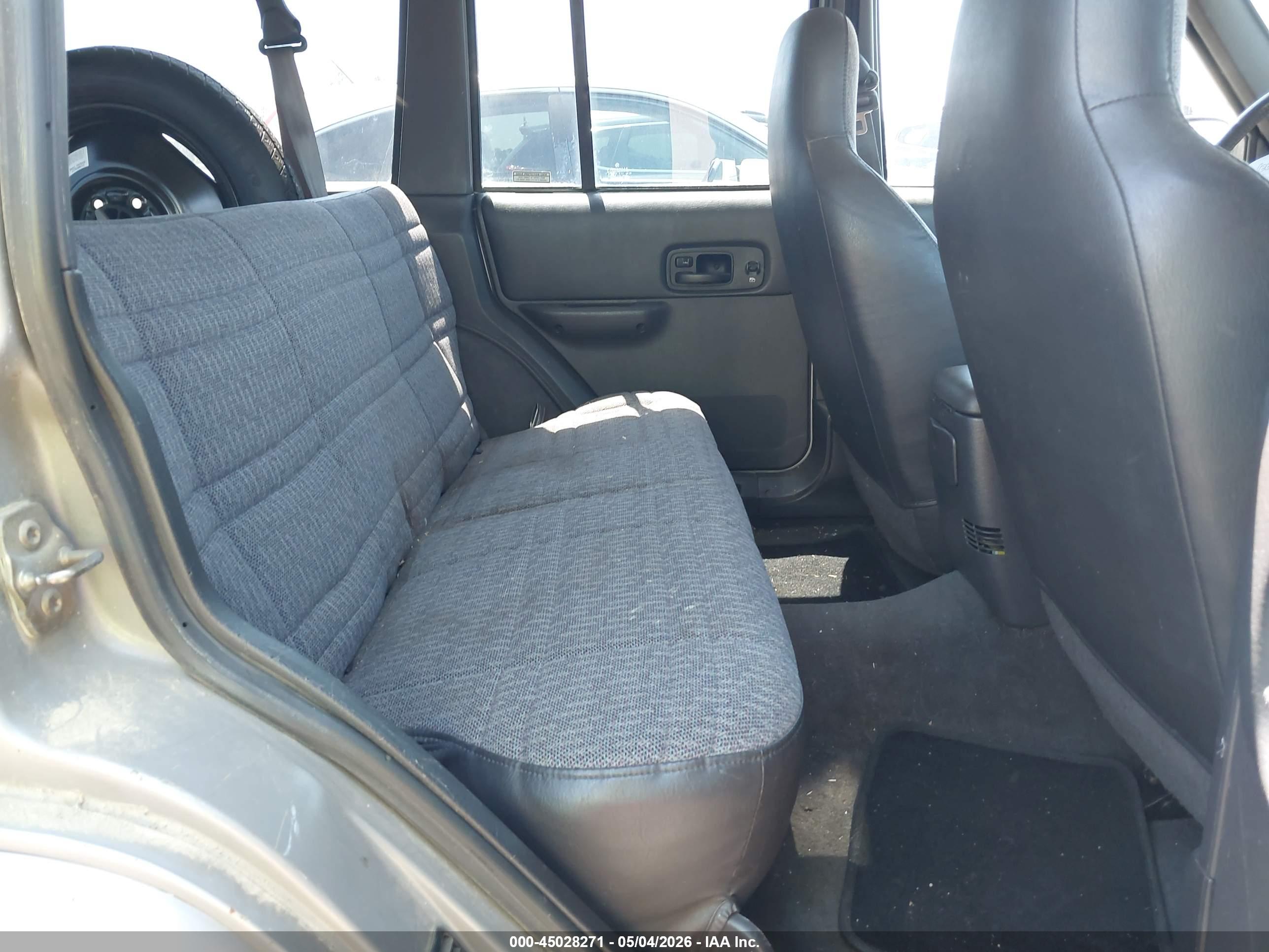 JEEP CHEROKEE image 8