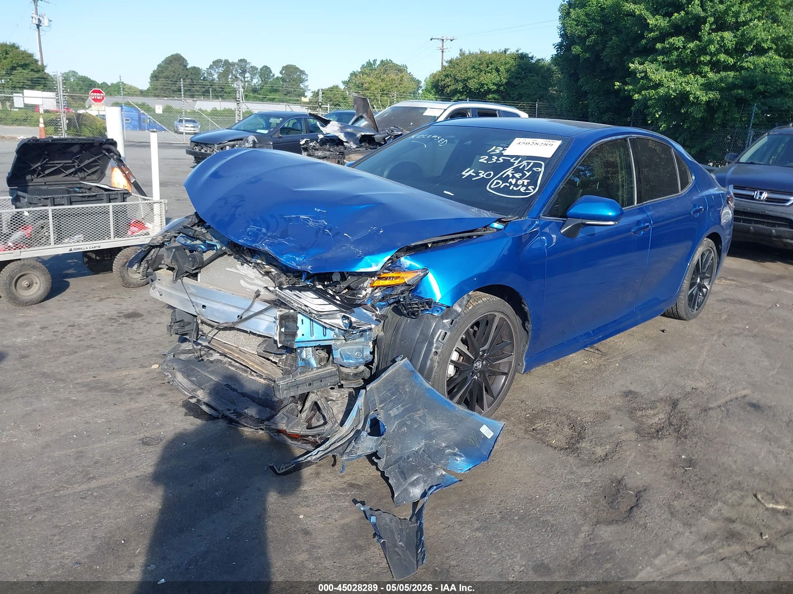 TOYOTA CAMRY image 2