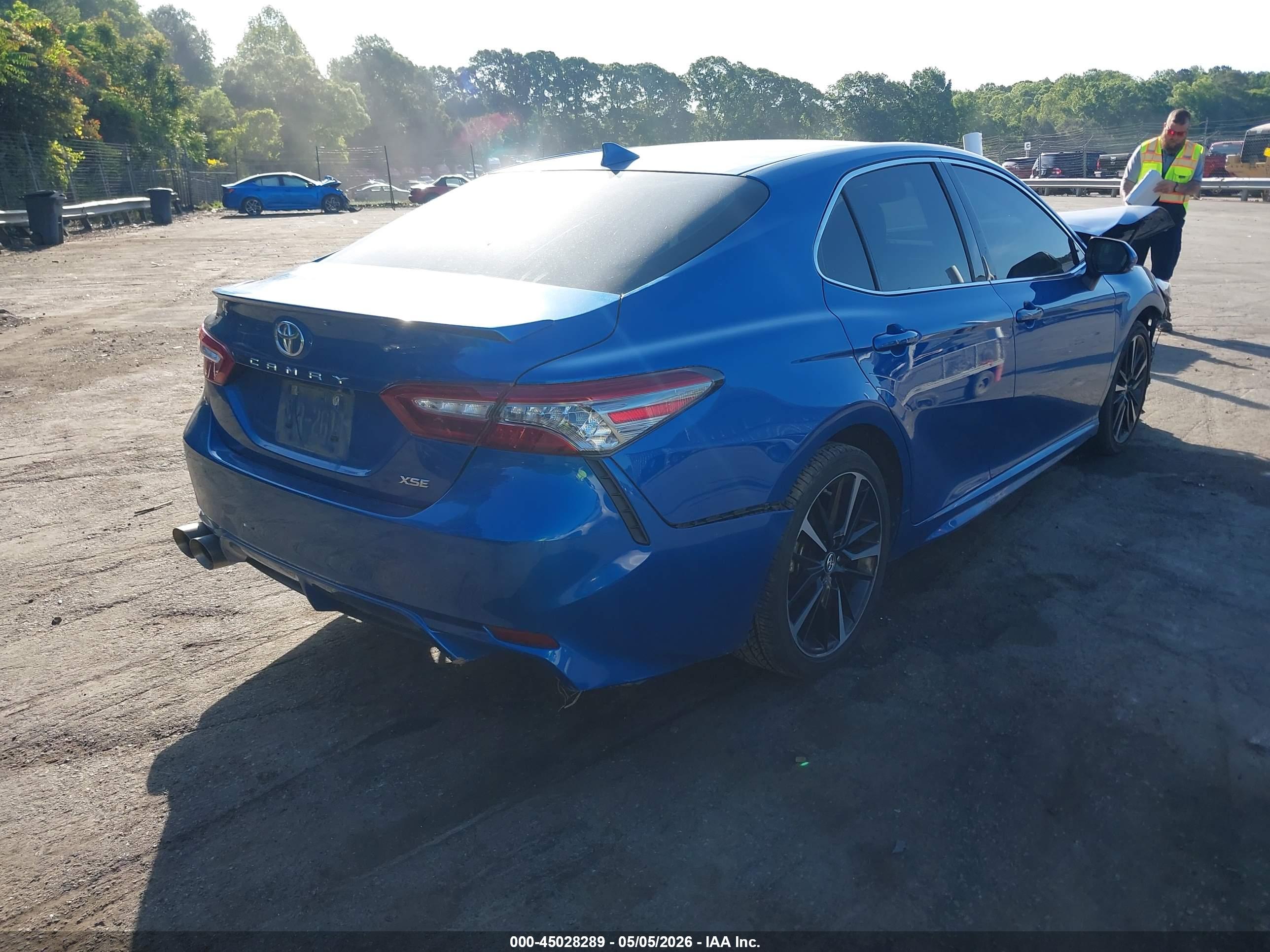TOYOTA CAMRY image 4