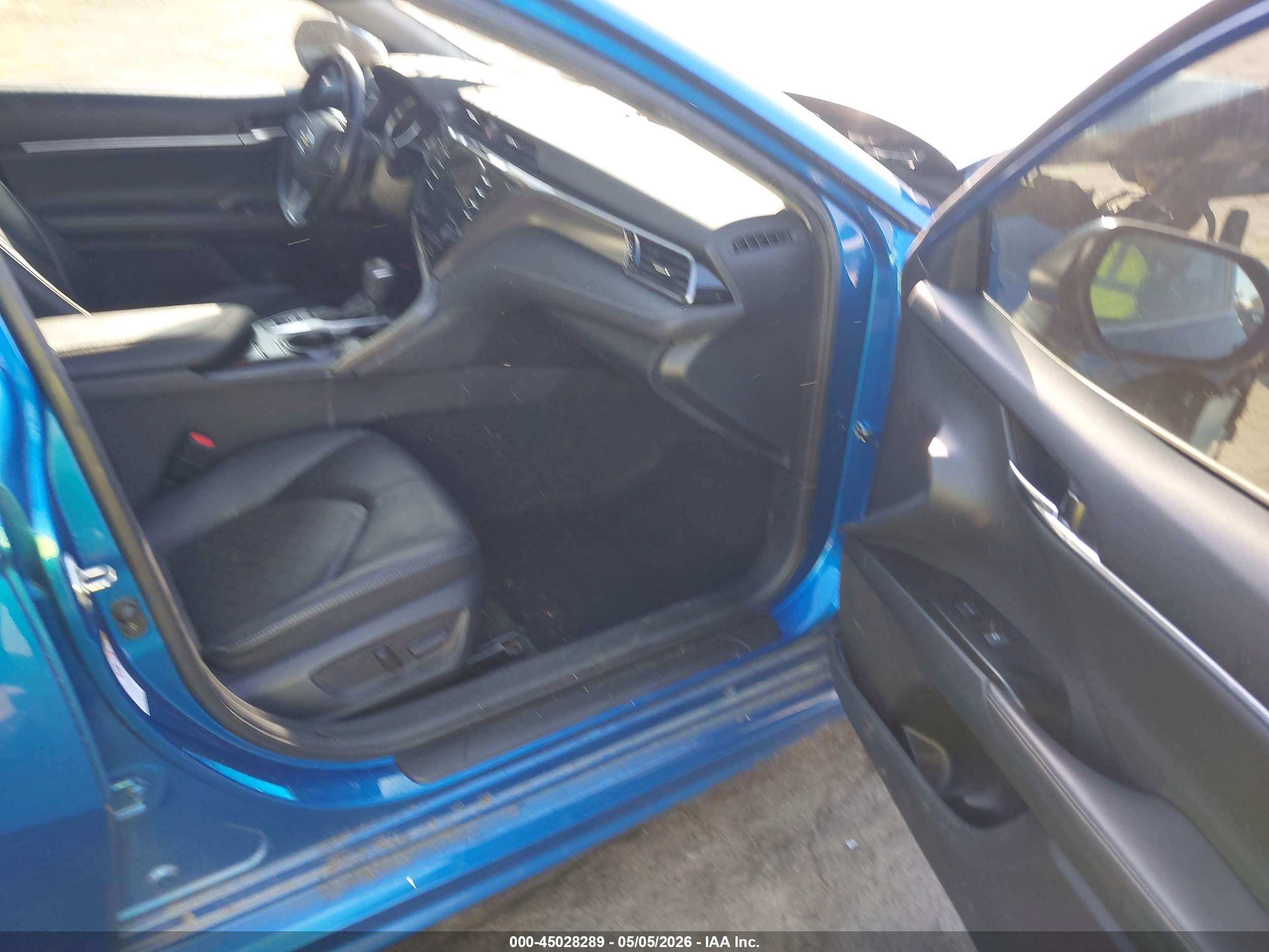 TOYOTA CAMRY image 5