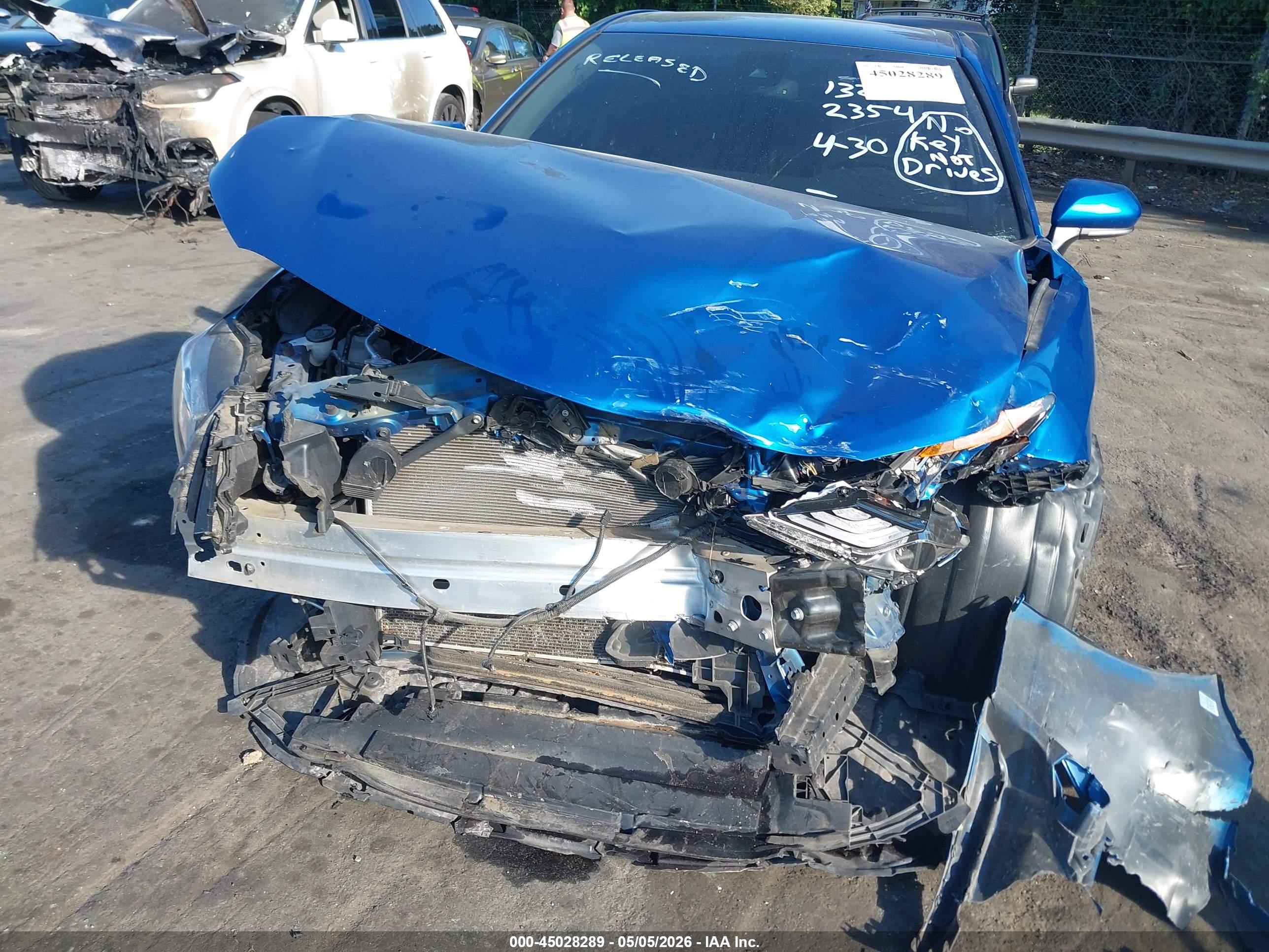 TOYOTA CAMRY image 6