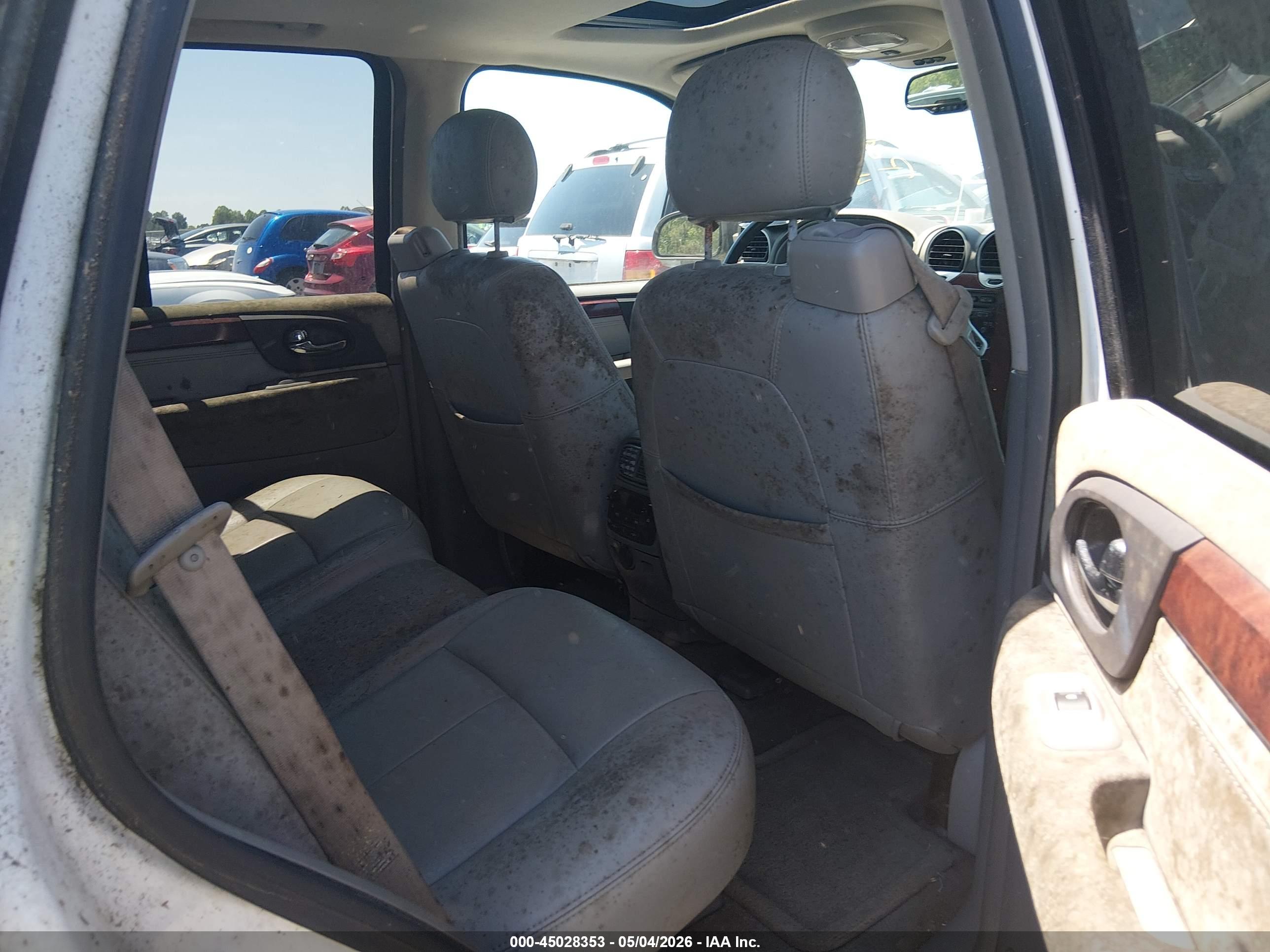GMC ENVOY image 8