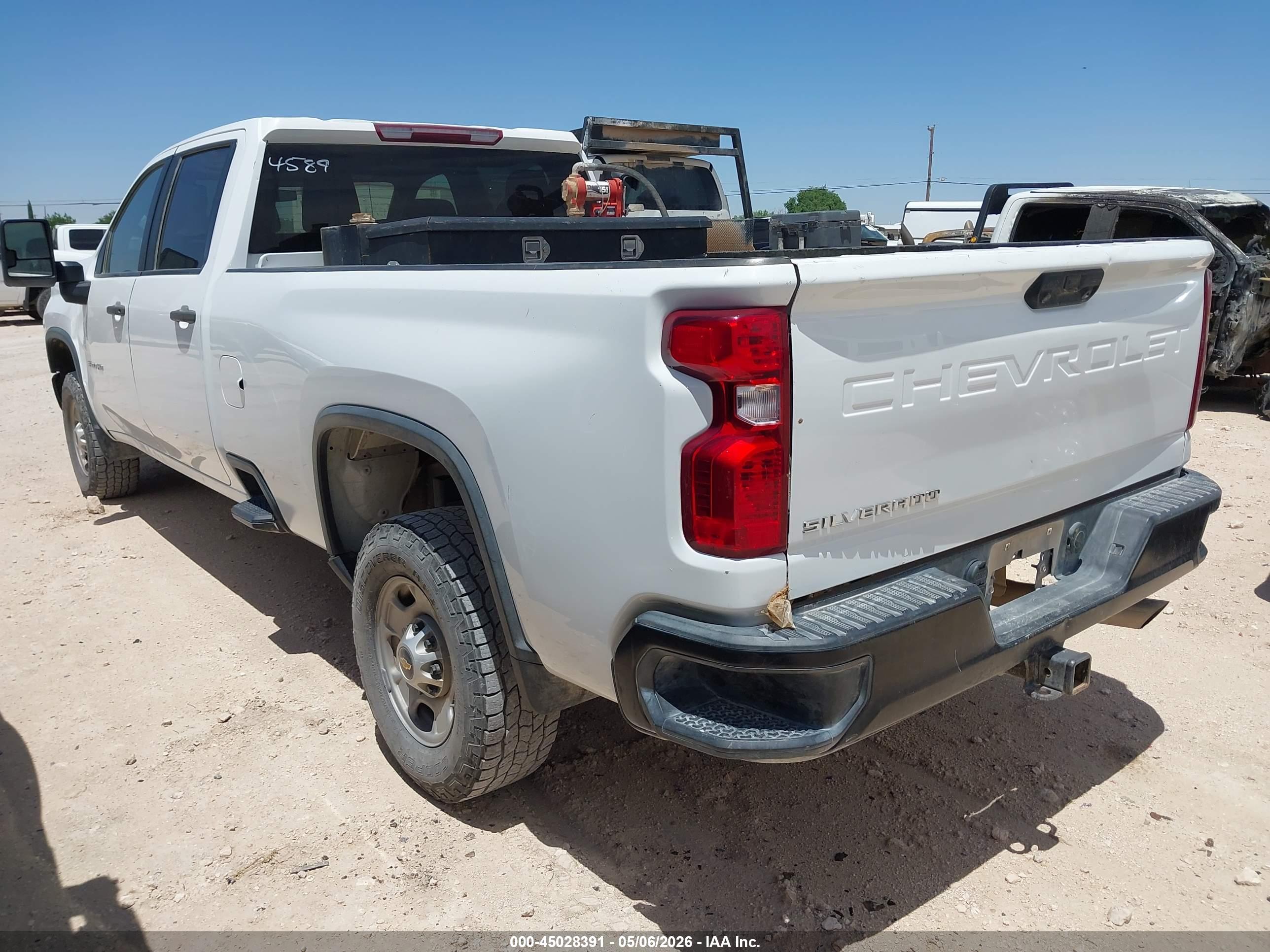 CHEVROLET SILVERADO image 3