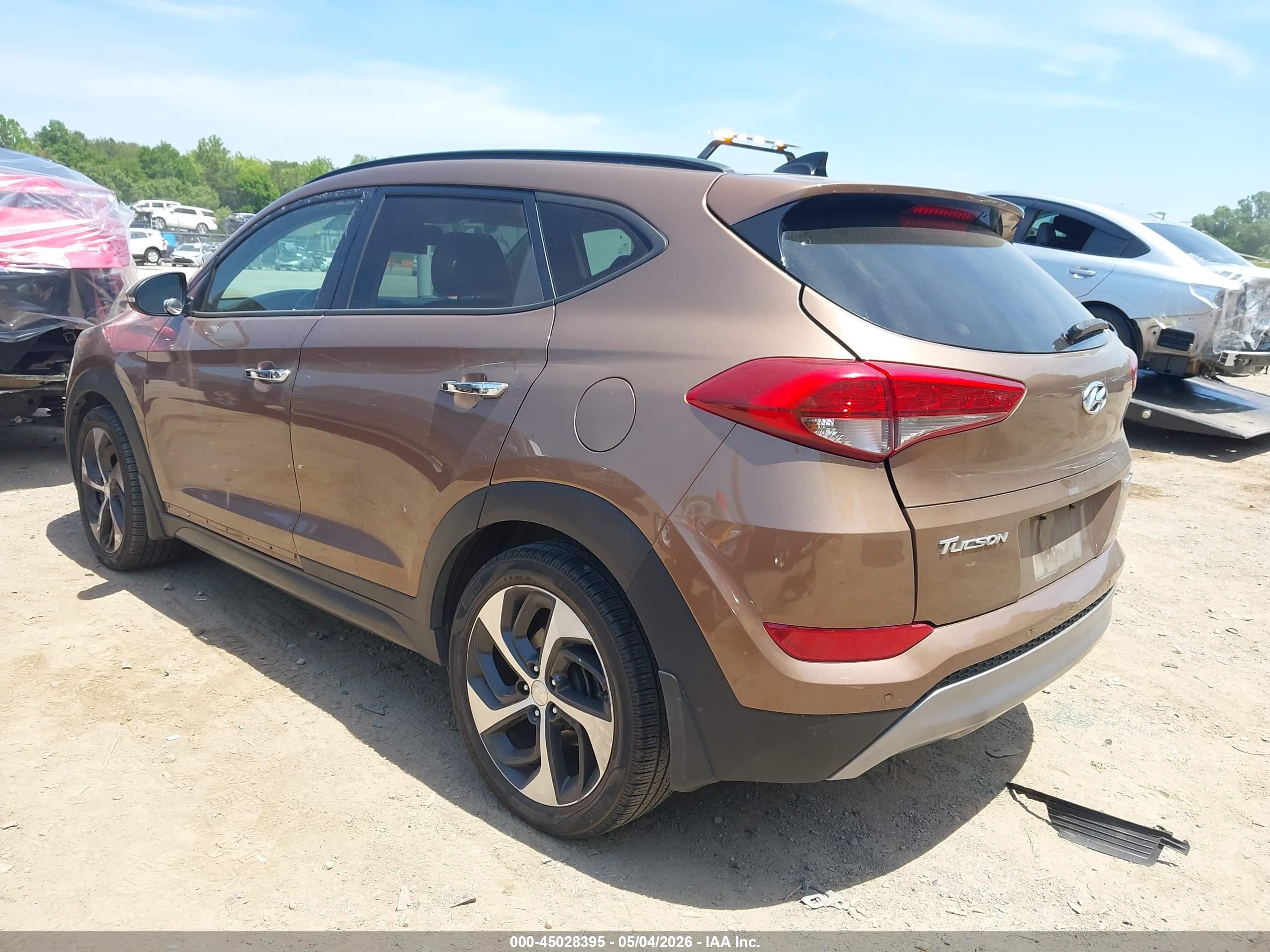 HYUNDAI TUCSON image 3