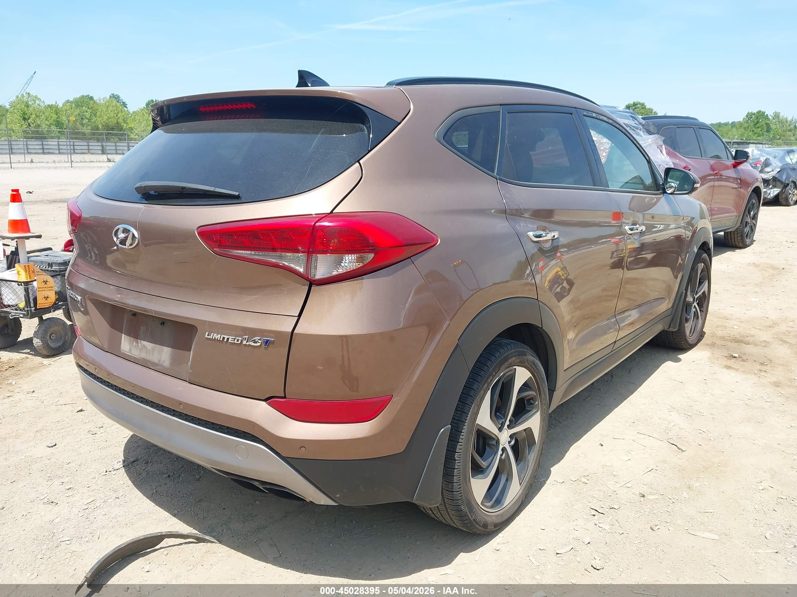HYUNDAI TUCSON image 4