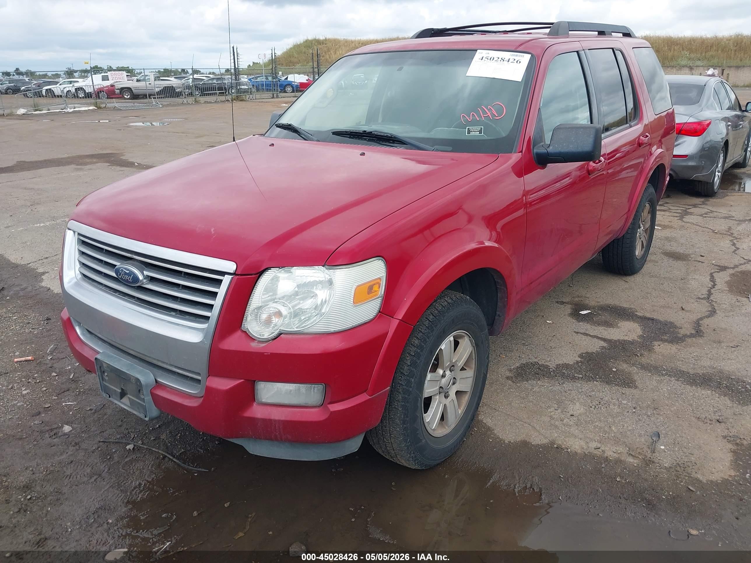 FORD EXPLORER image 2
