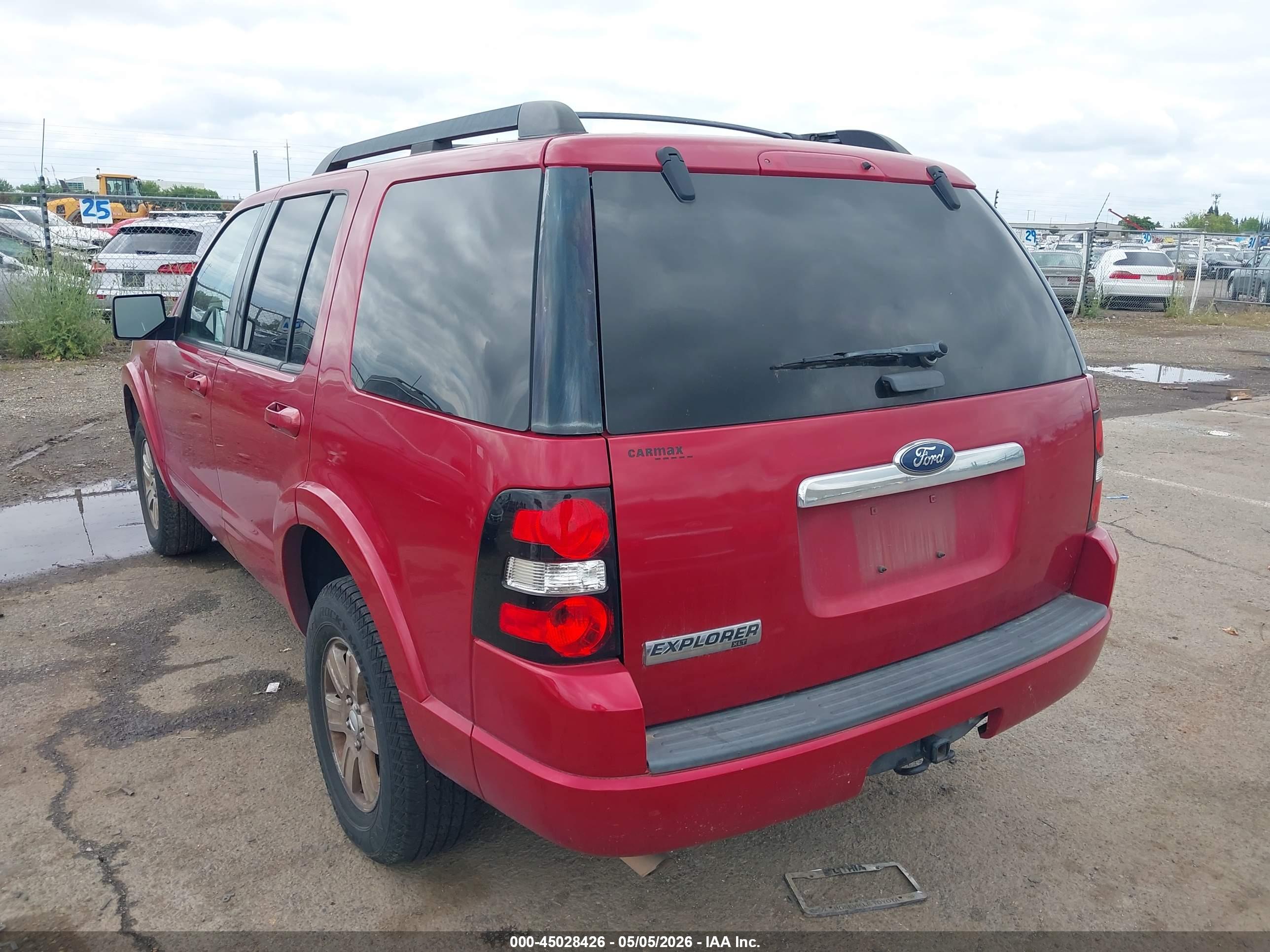 FORD EXPLORER image 3