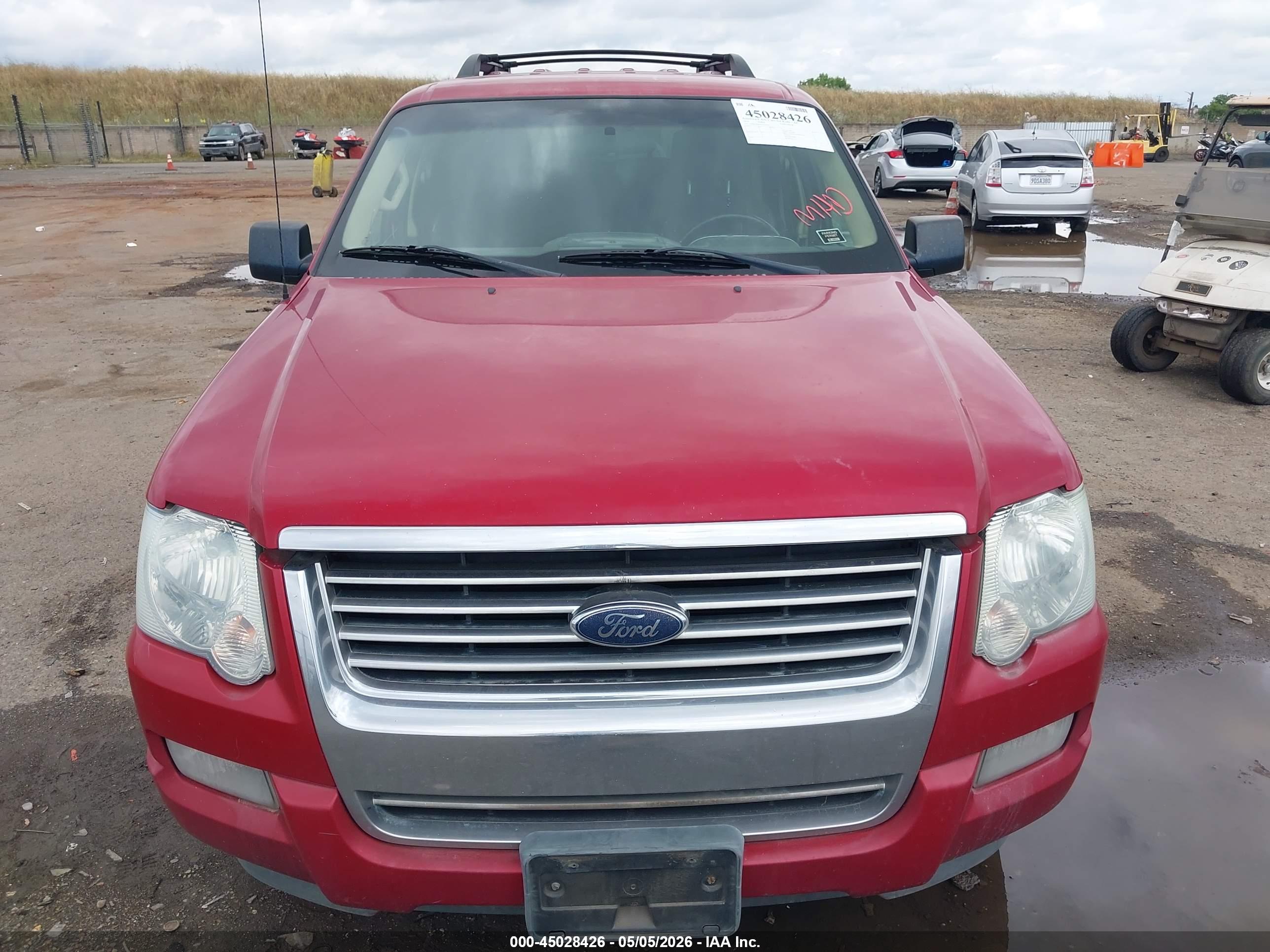 FORD EXPLORER image 6