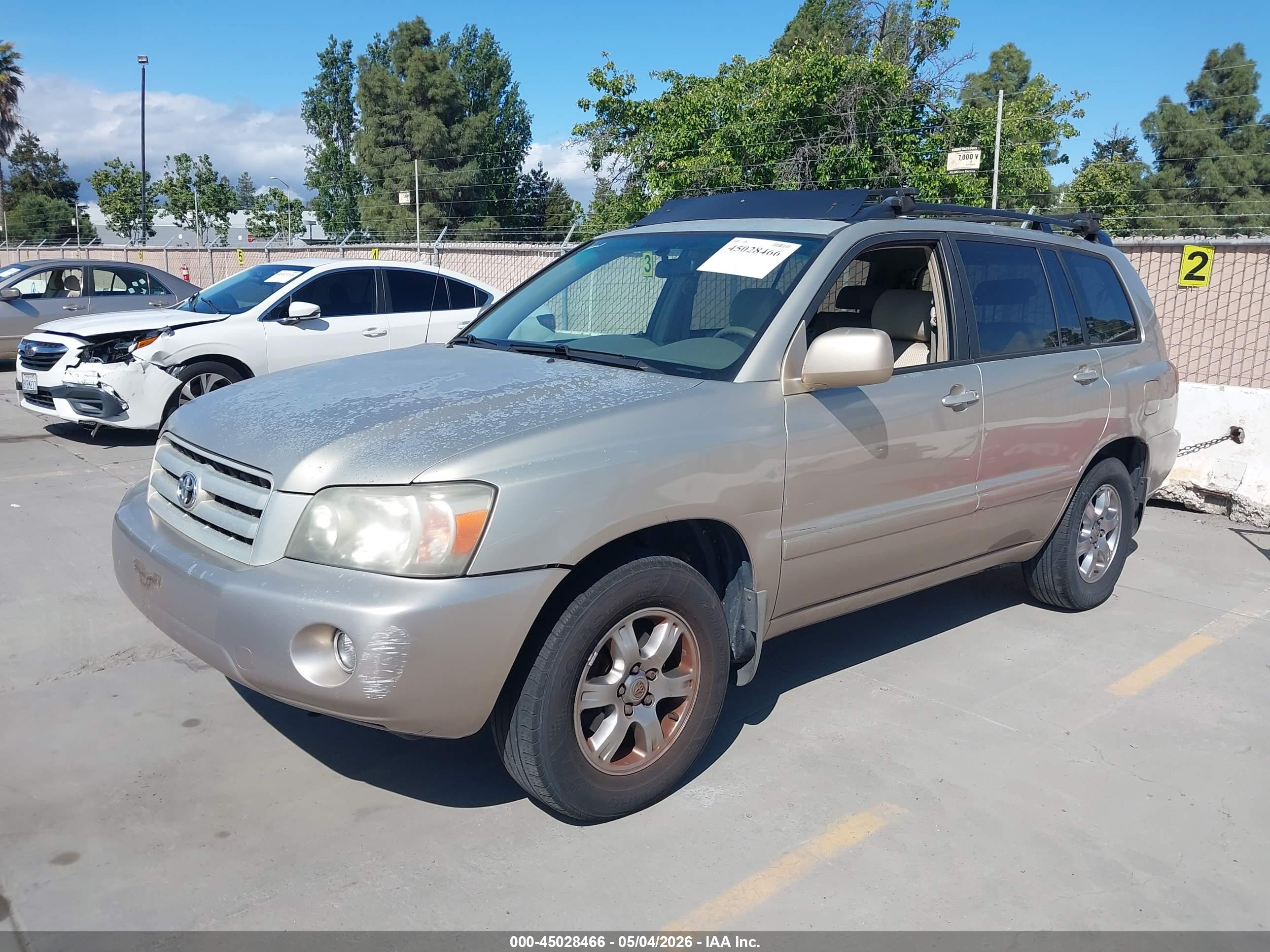 TOYOTA HIGHLANDER image 2