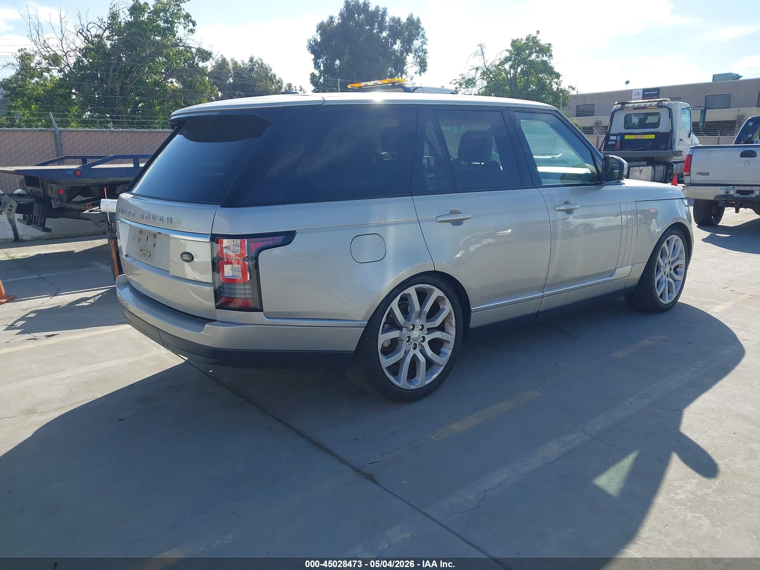 LAND ROVER image 4