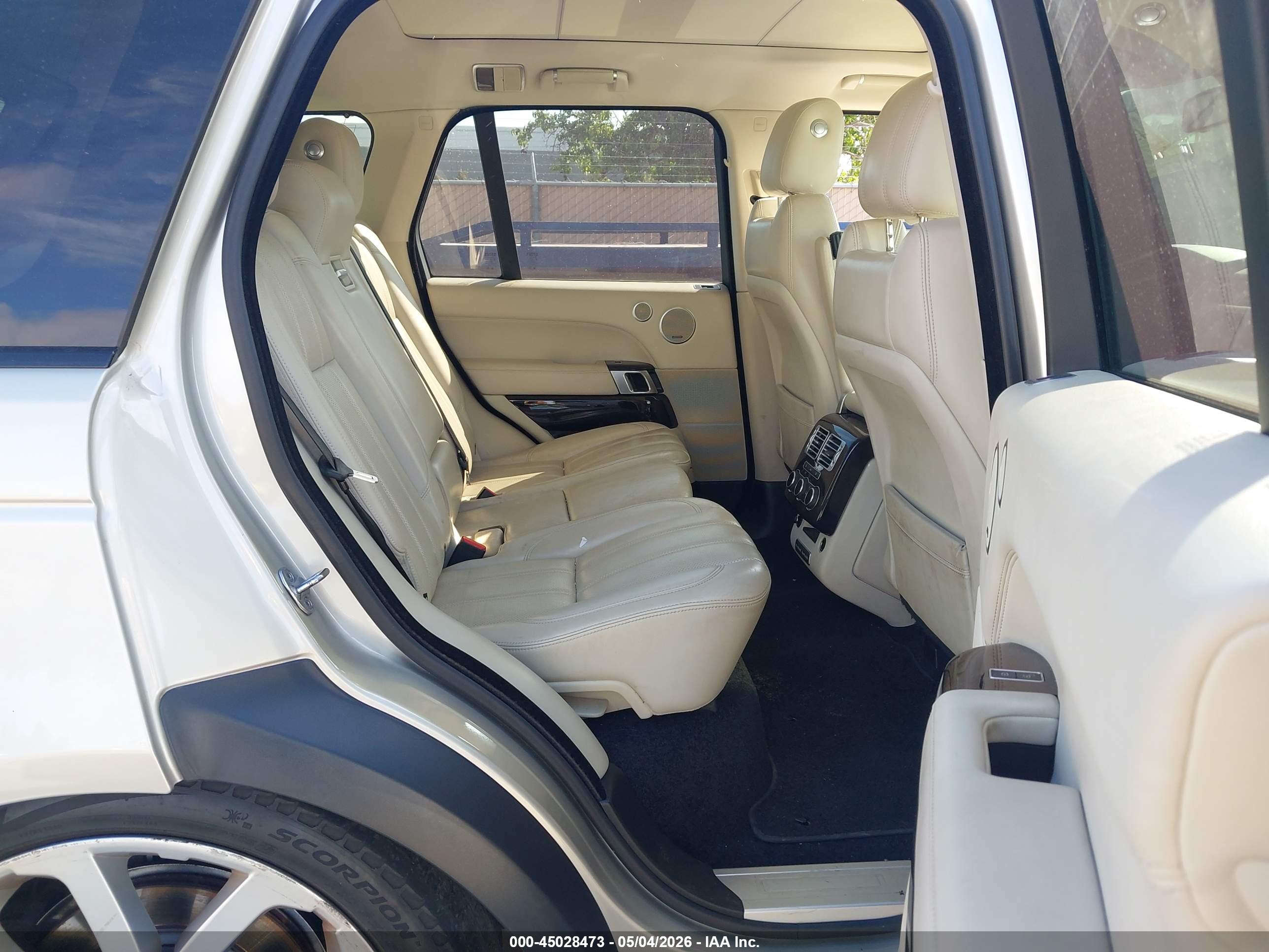LAND ROVER image 8