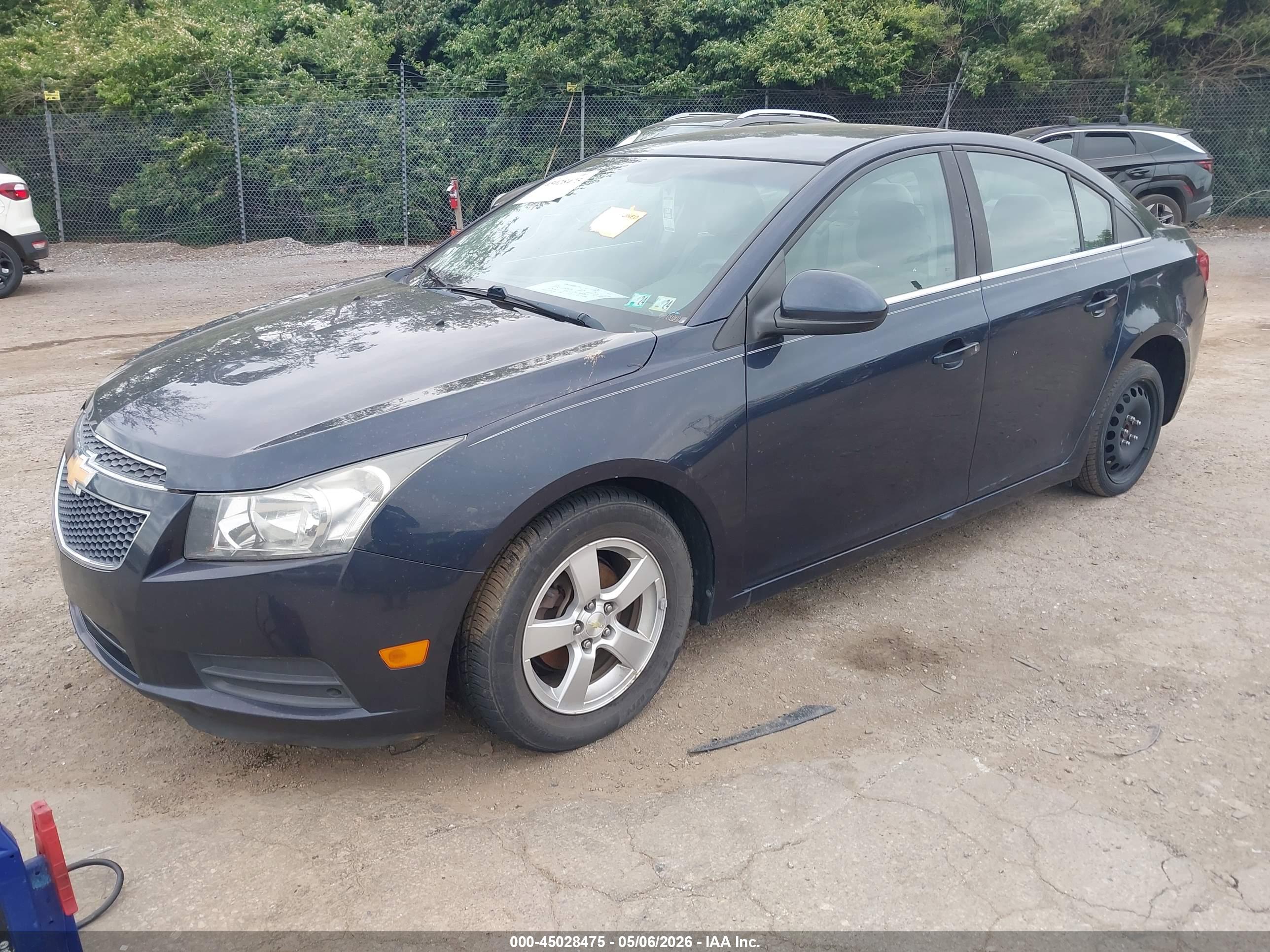 CHEVROLET CRUZE image 2