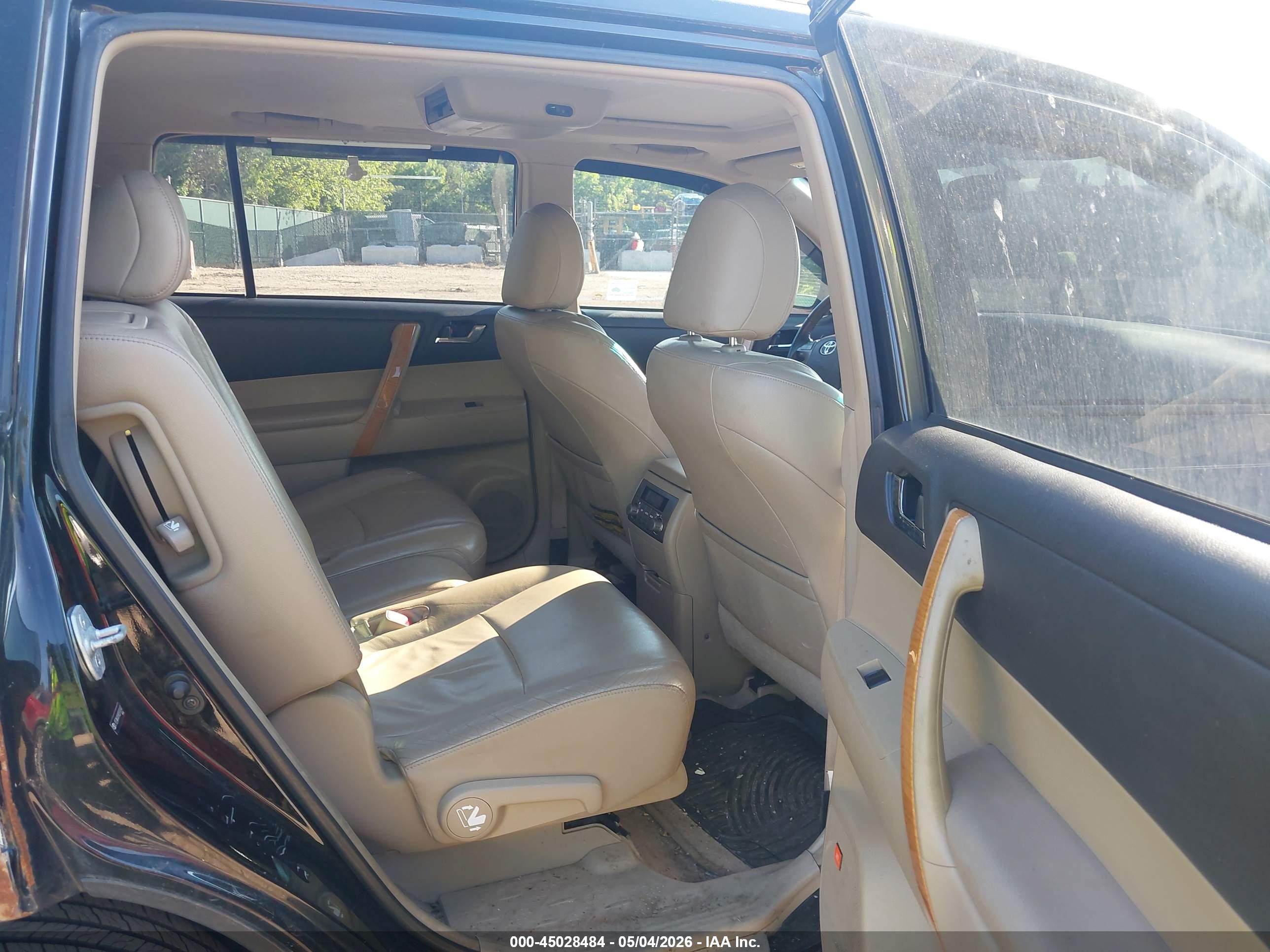 TOYOTA HIGHLANDER image 8