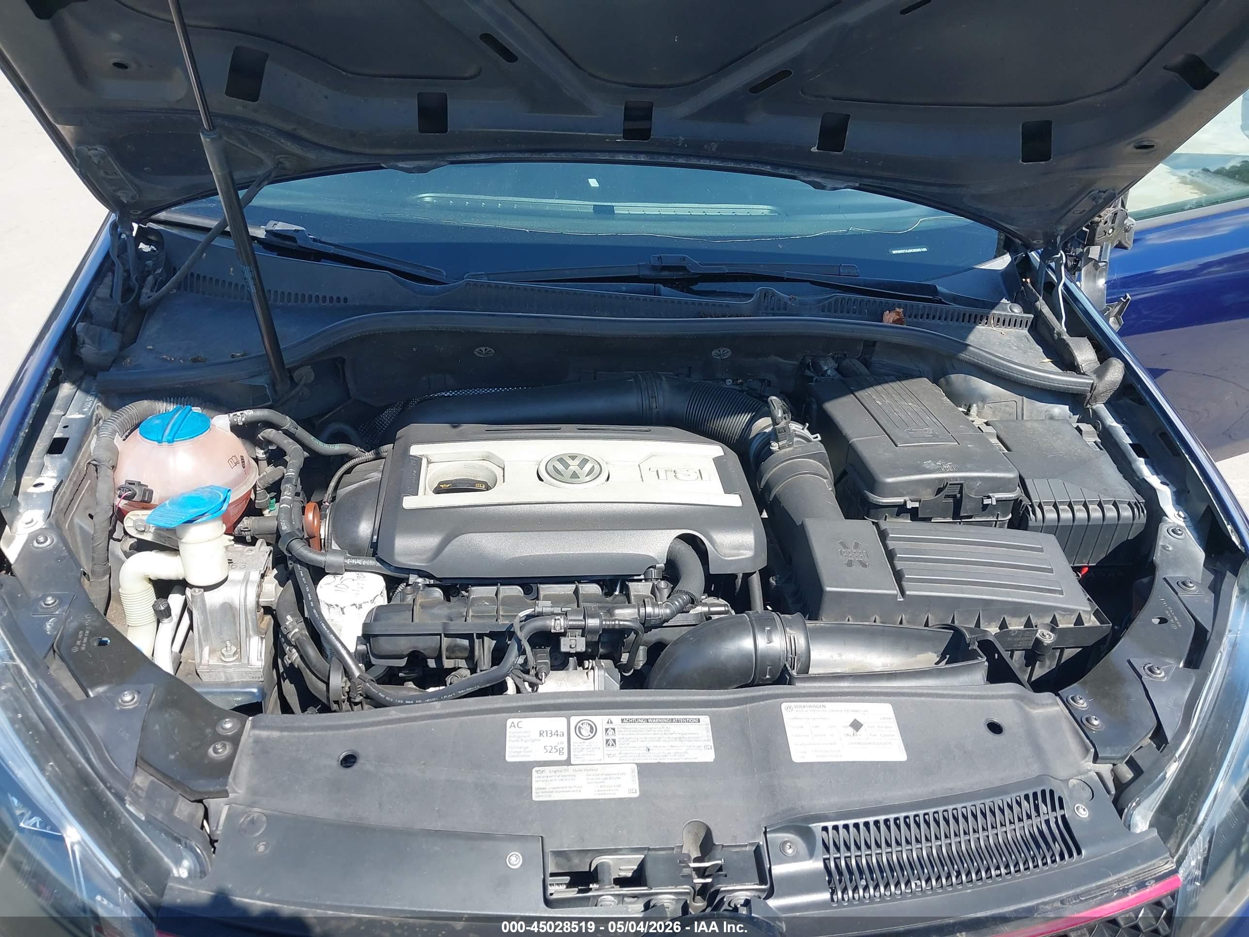 VOLKSWAGEN GTI image 10