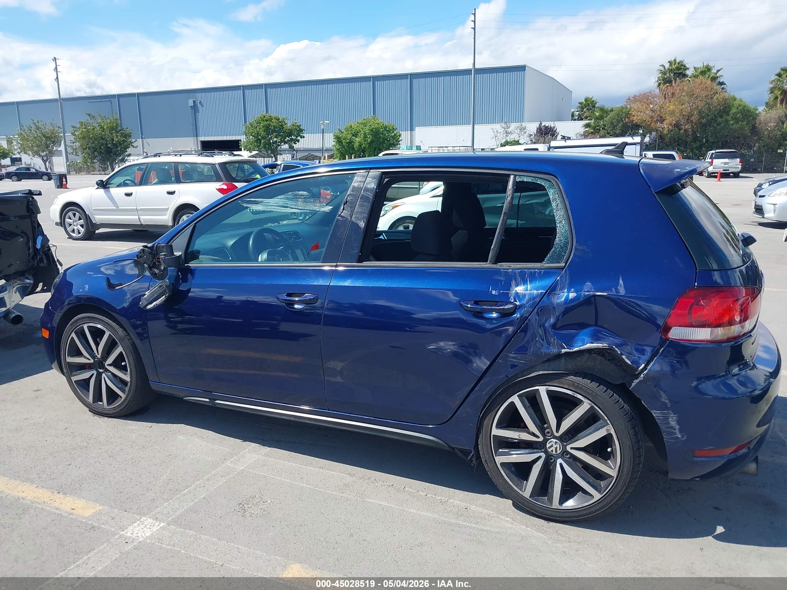 VOLKSWAGEN GTI image 6