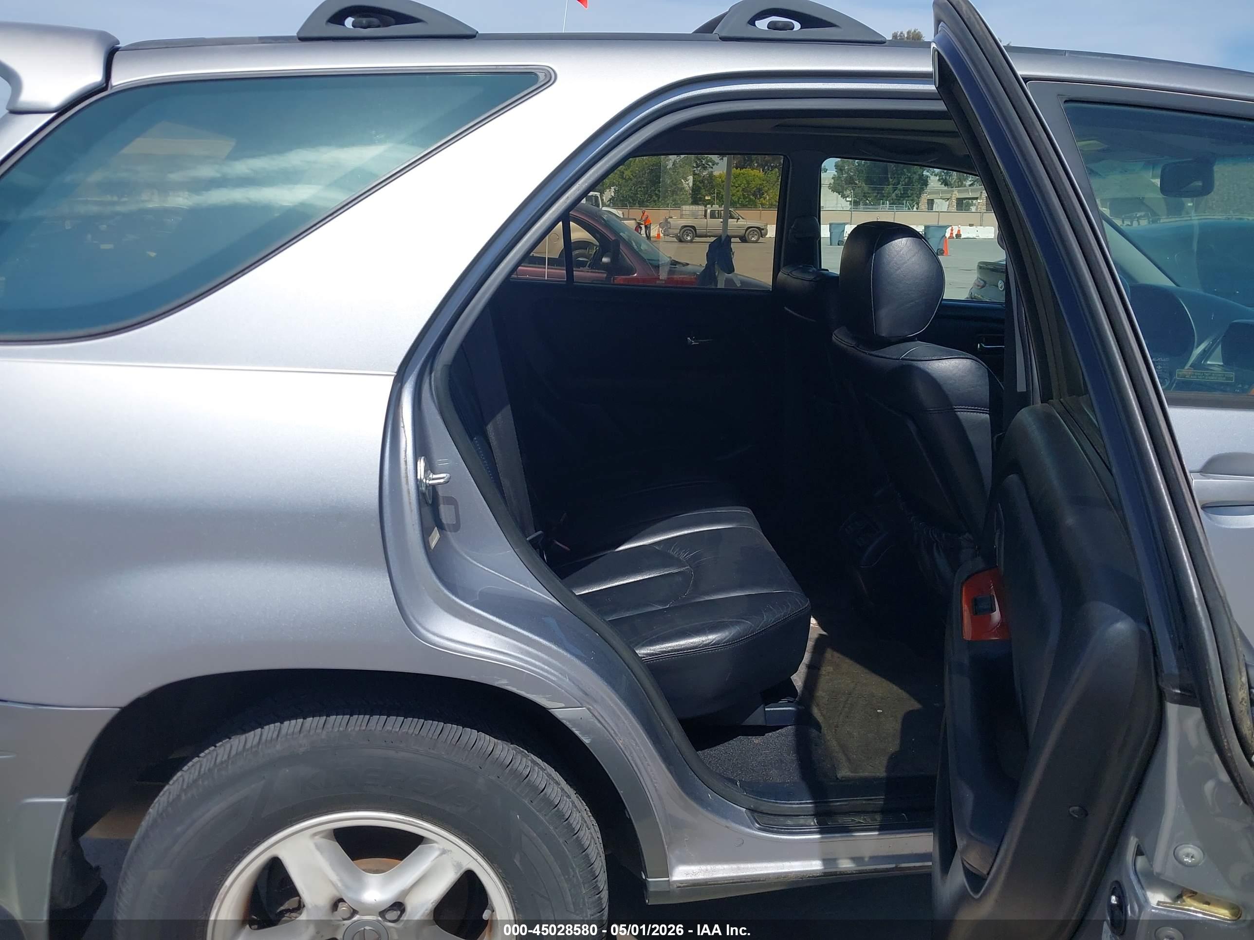 LEXUS RX image 8