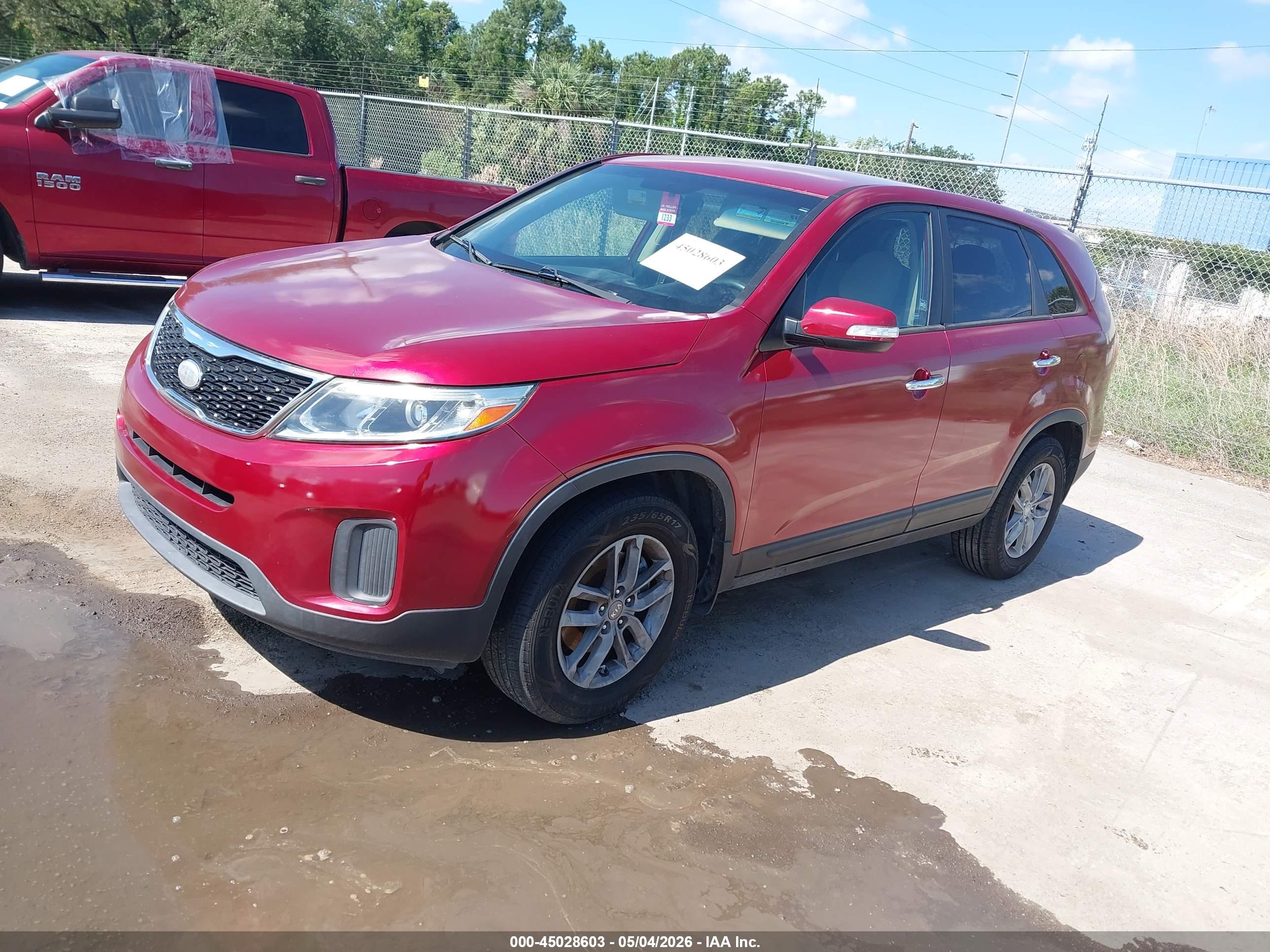 KIA SORENTO image 2
