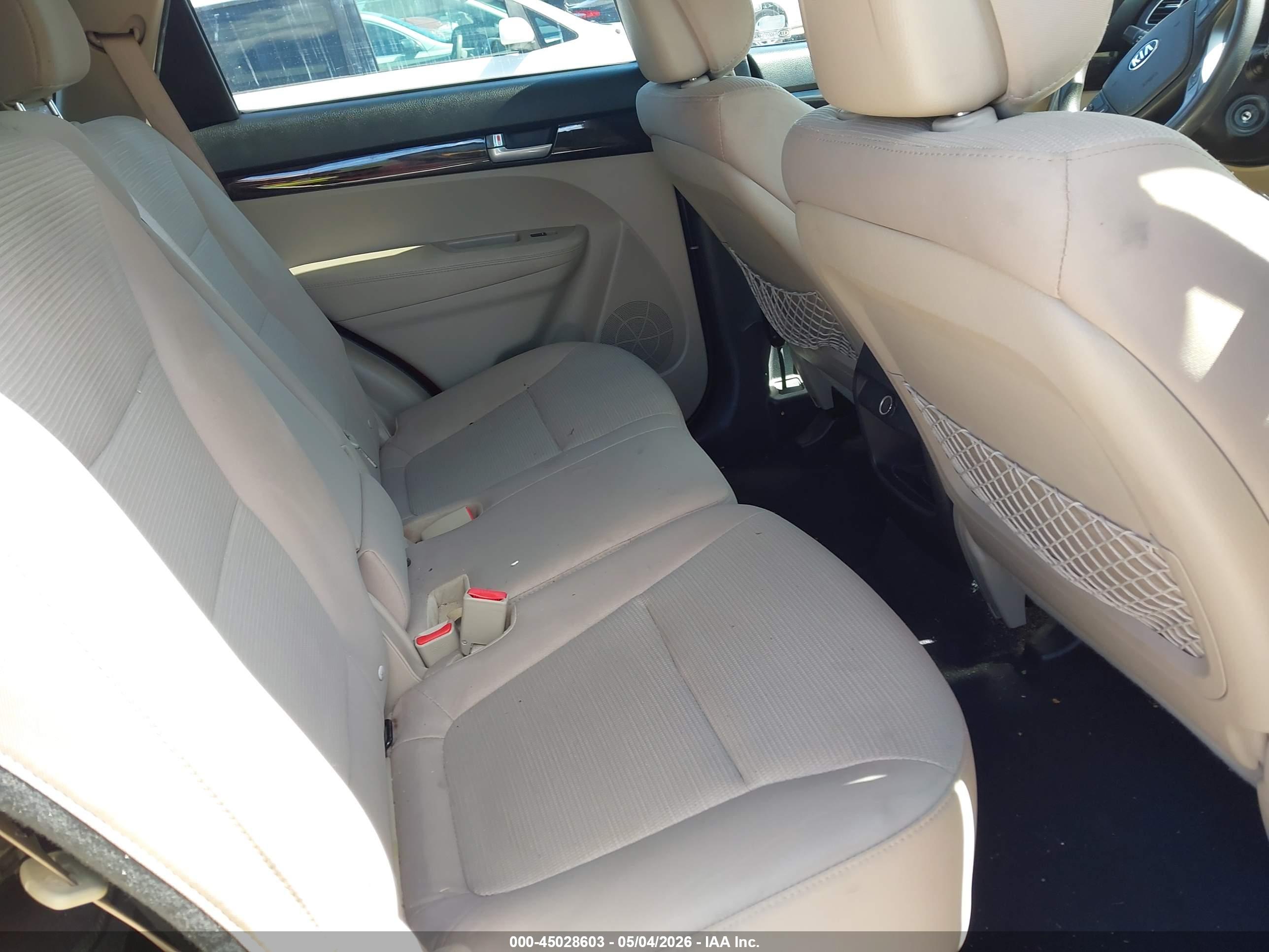 KIA SORENTO image 8