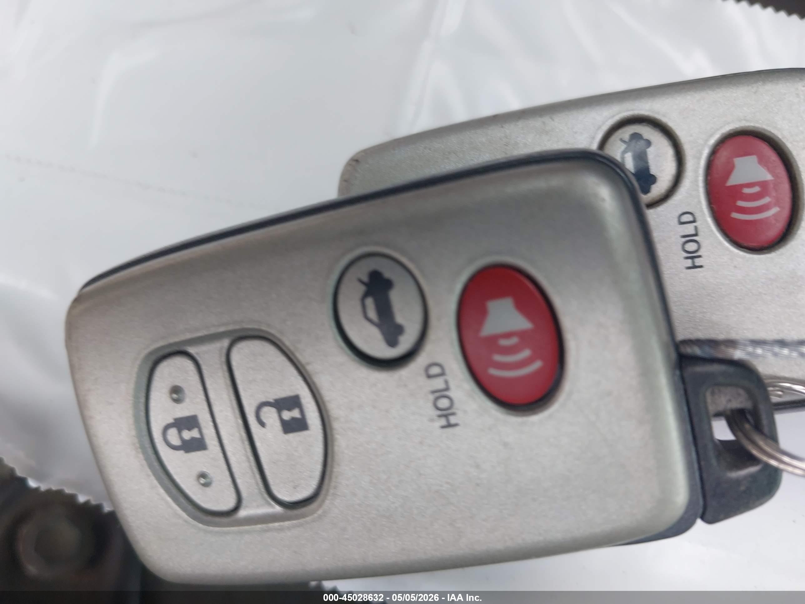 TOYOTA CAMRY image 11