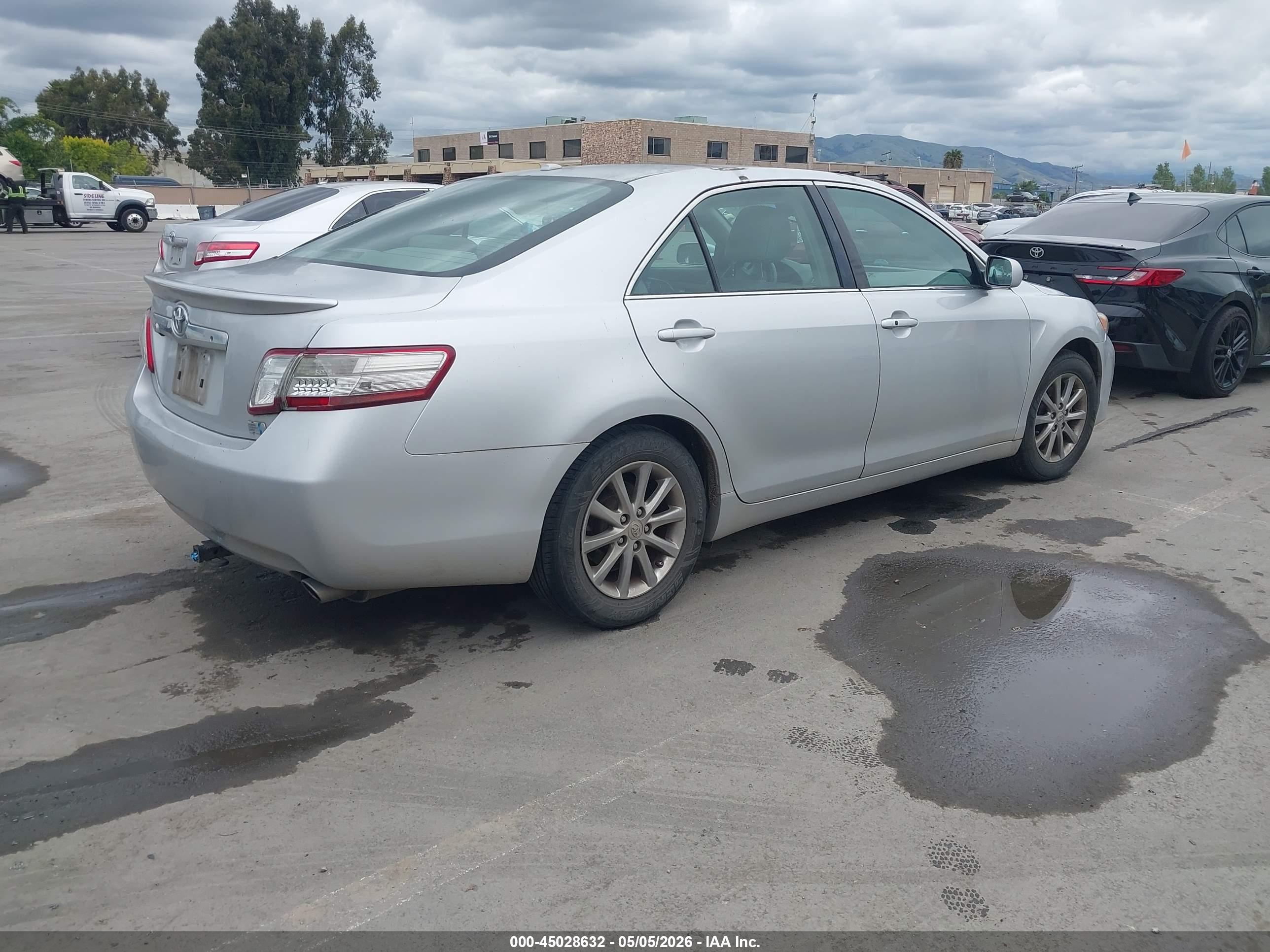 TOYOTA CAMRY image 4