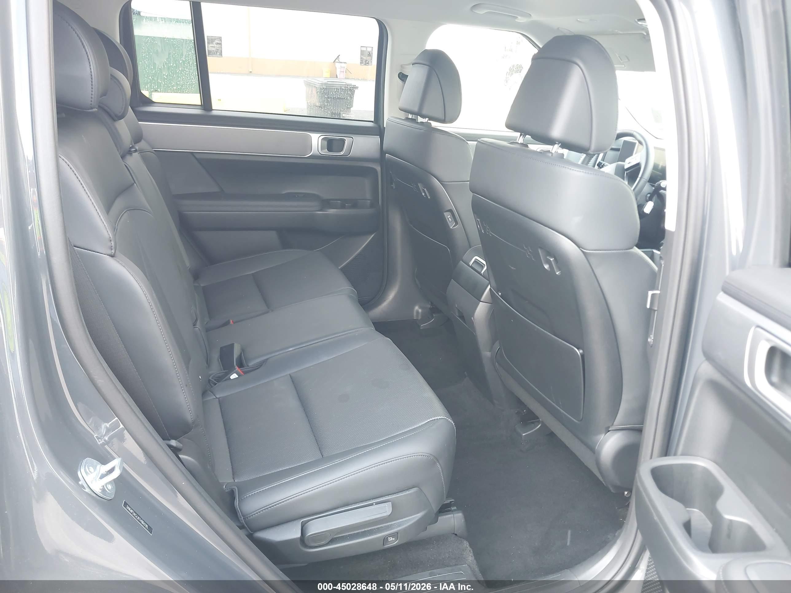 HYUNDAI SANTA image 8