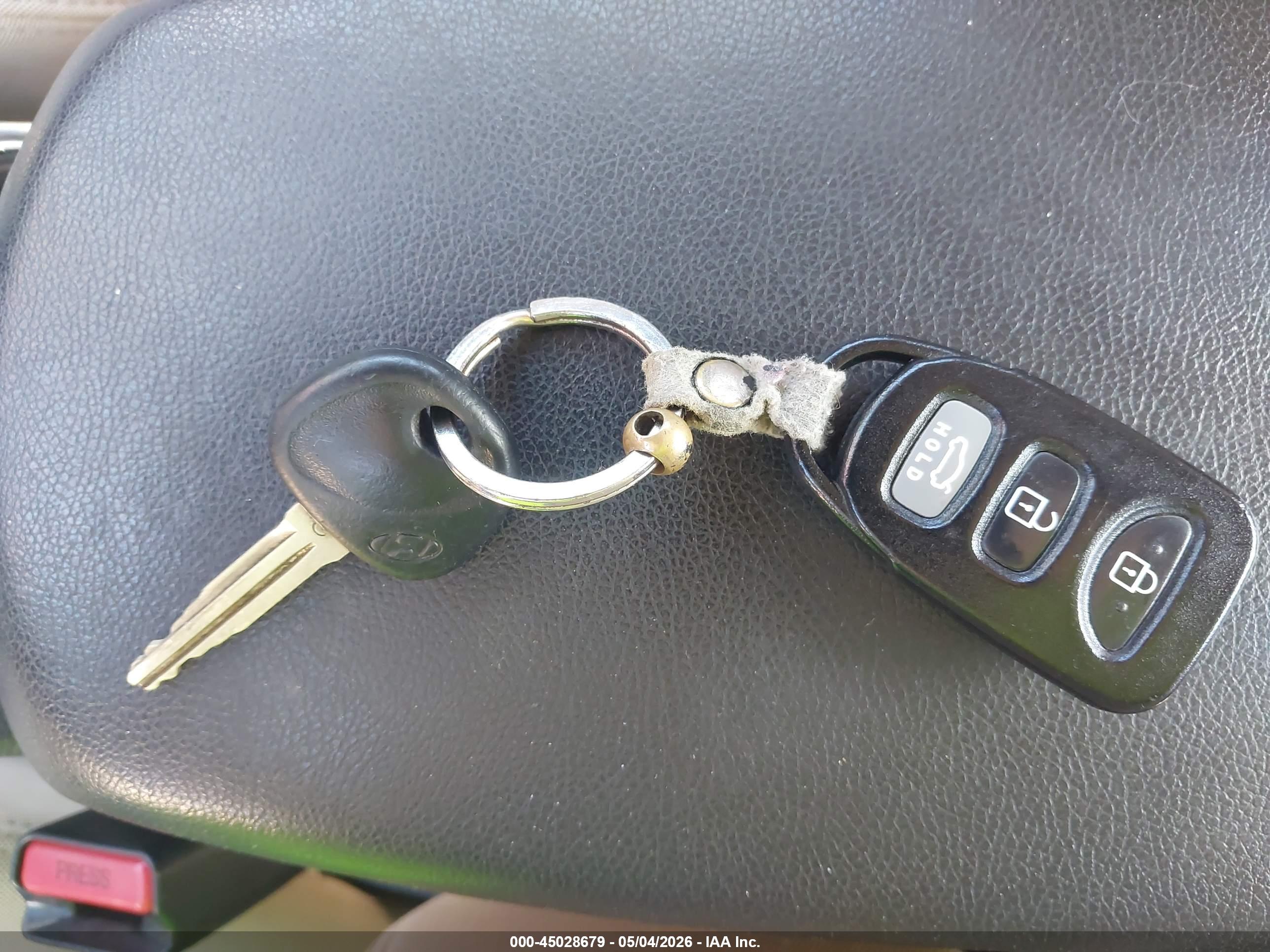 HYUNDAI ELANTRA image 11