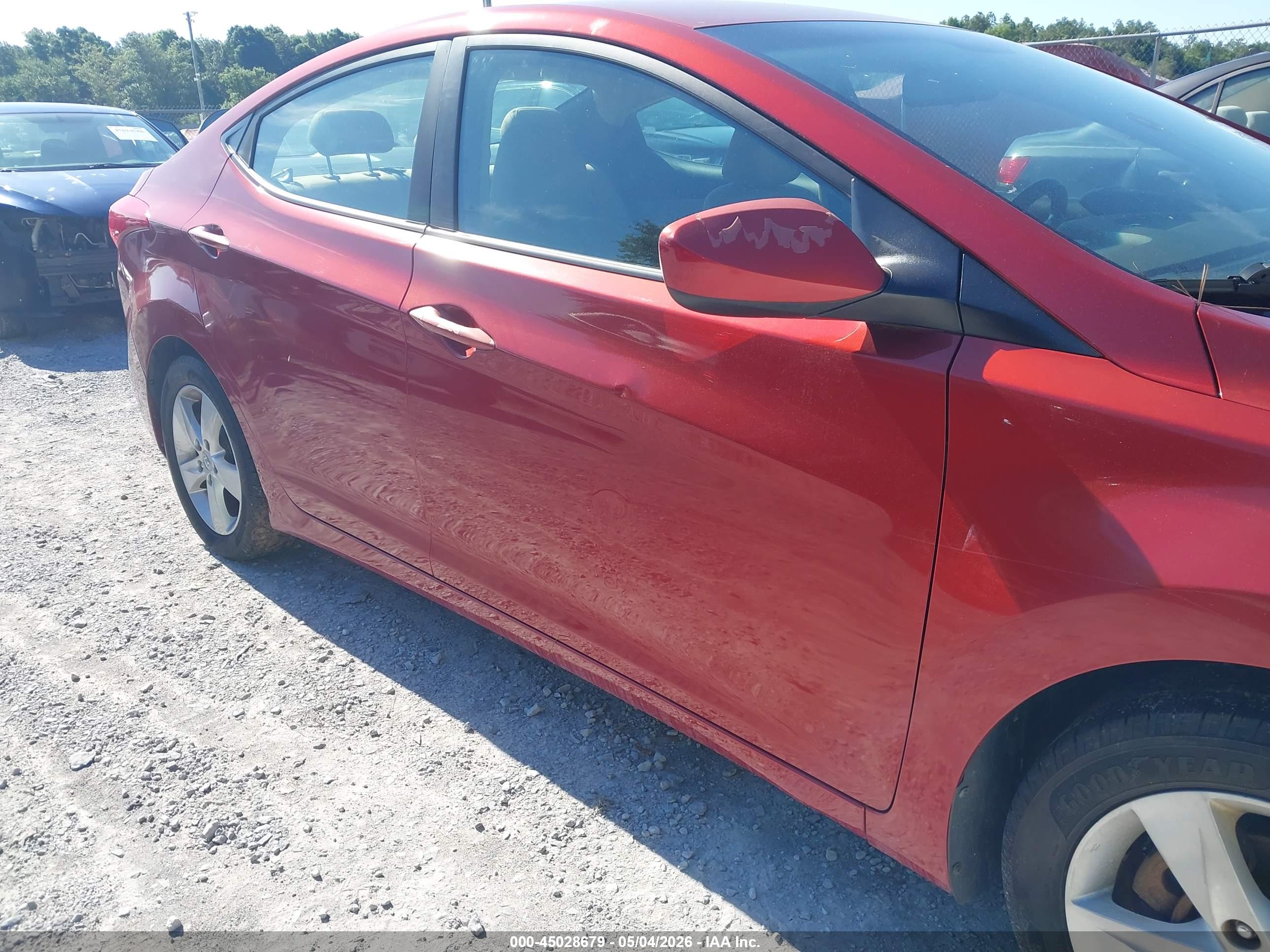HYUNDAI ELANTRA image 6