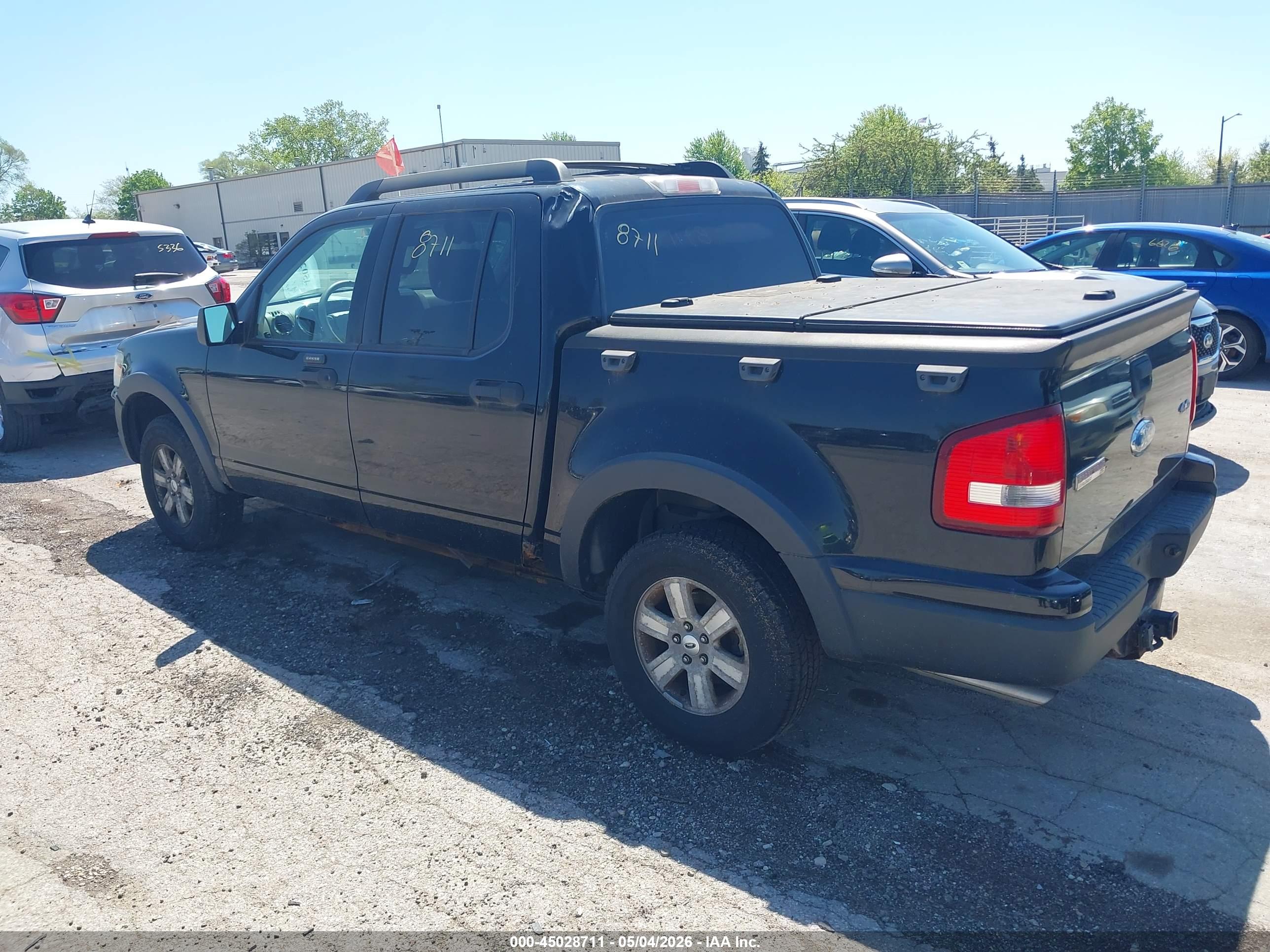 FORD EXPLORER image 3