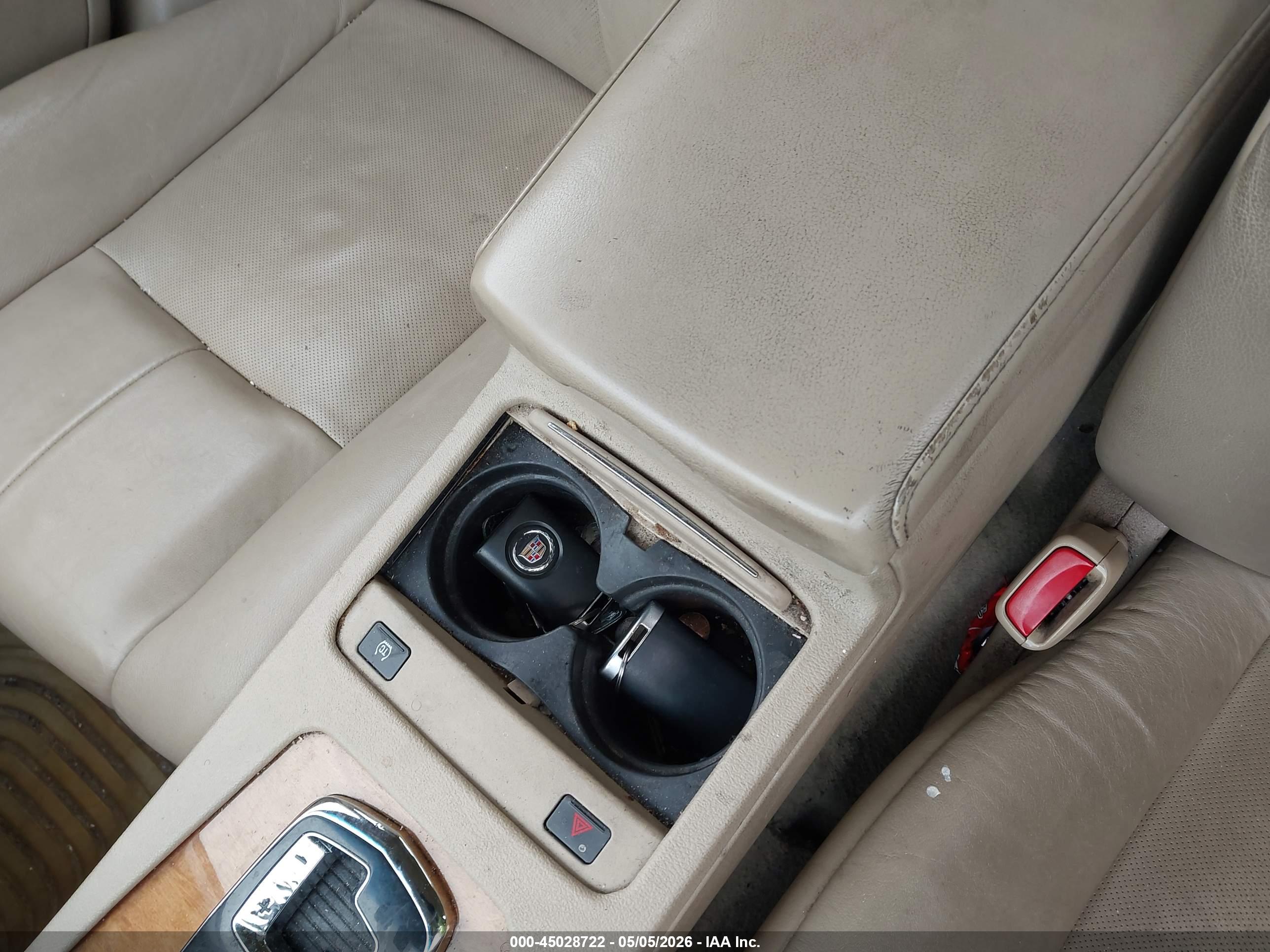 CADILLAC STS image 11