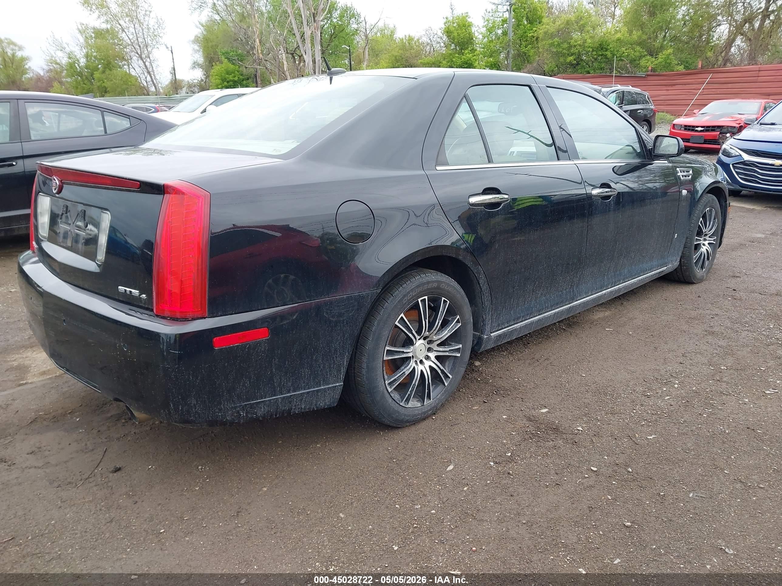 CADILLAC STS image 4