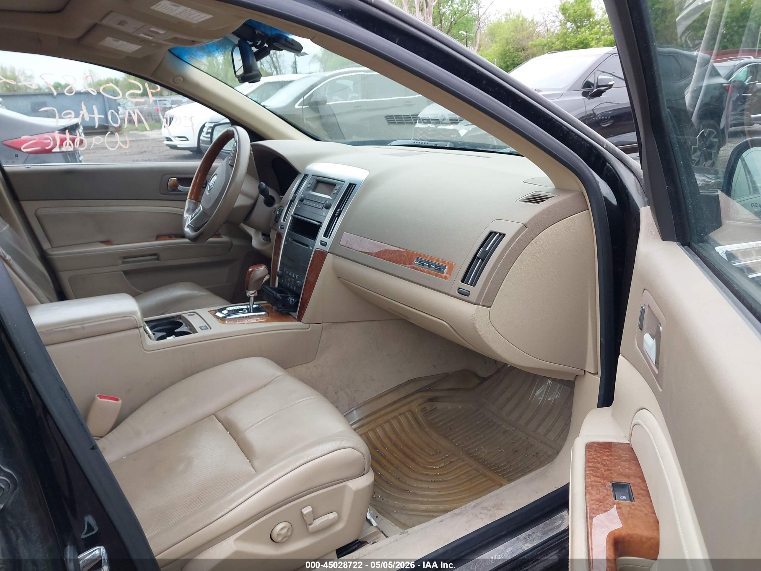 CADILLAC STS image 5