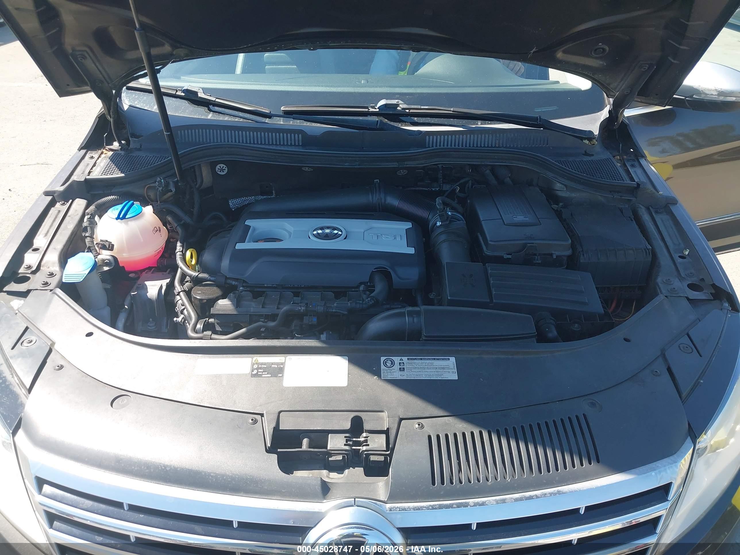 VOLKSWAGEN CC image 10