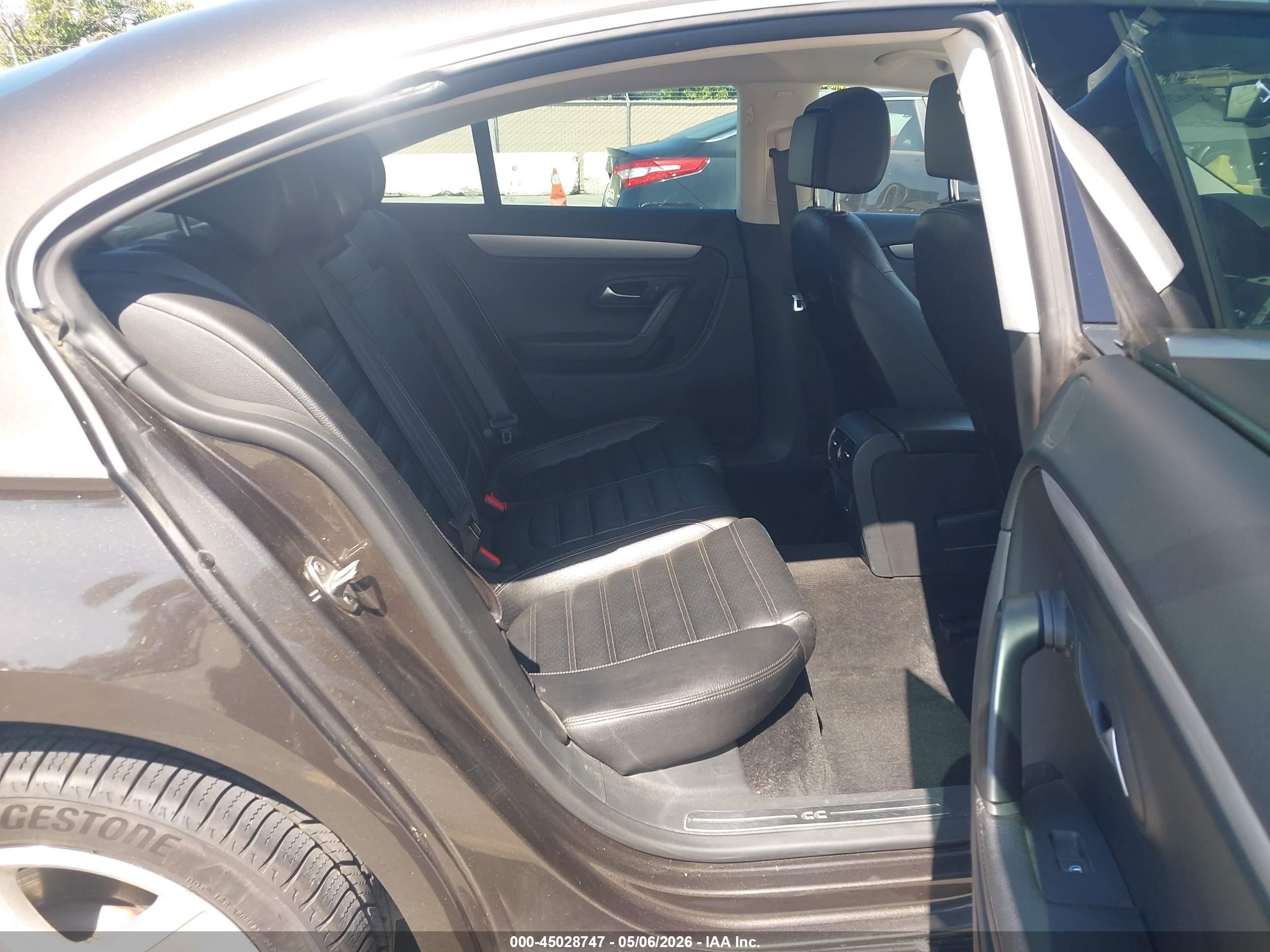 VOLKSWAGEN CC image 8
