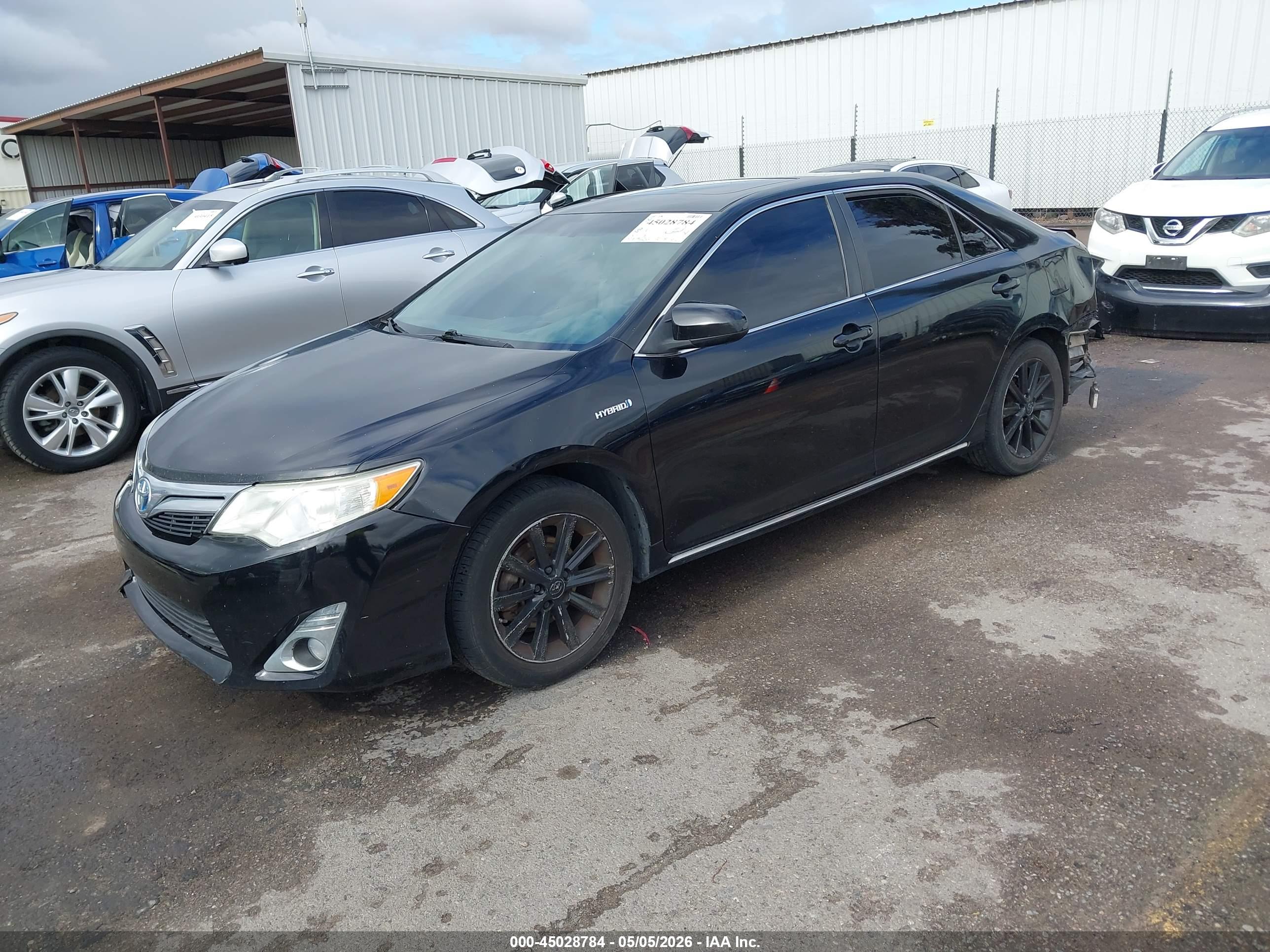 TOYOTA CAMRY image 2